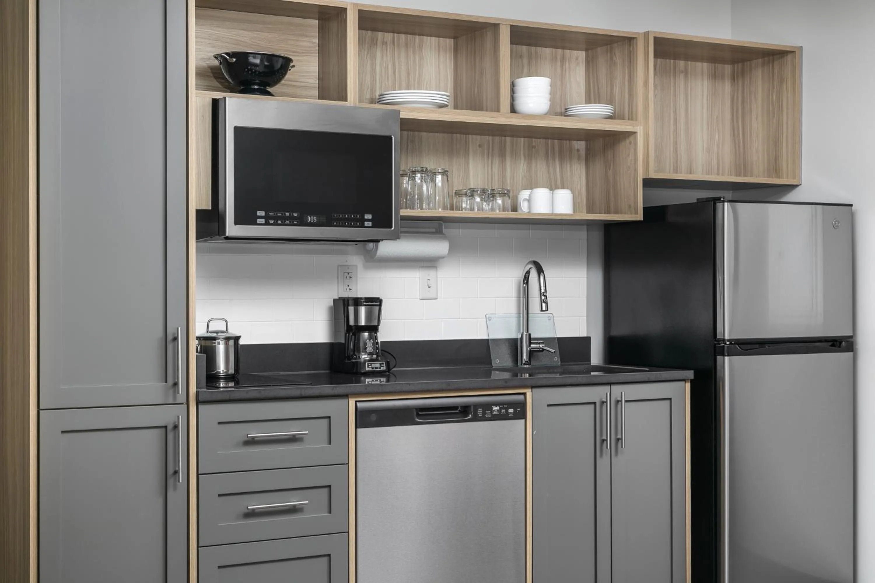 Kitchen or kitchenette in Candlewood Suites Chattanooga Hamilton Place by IHG