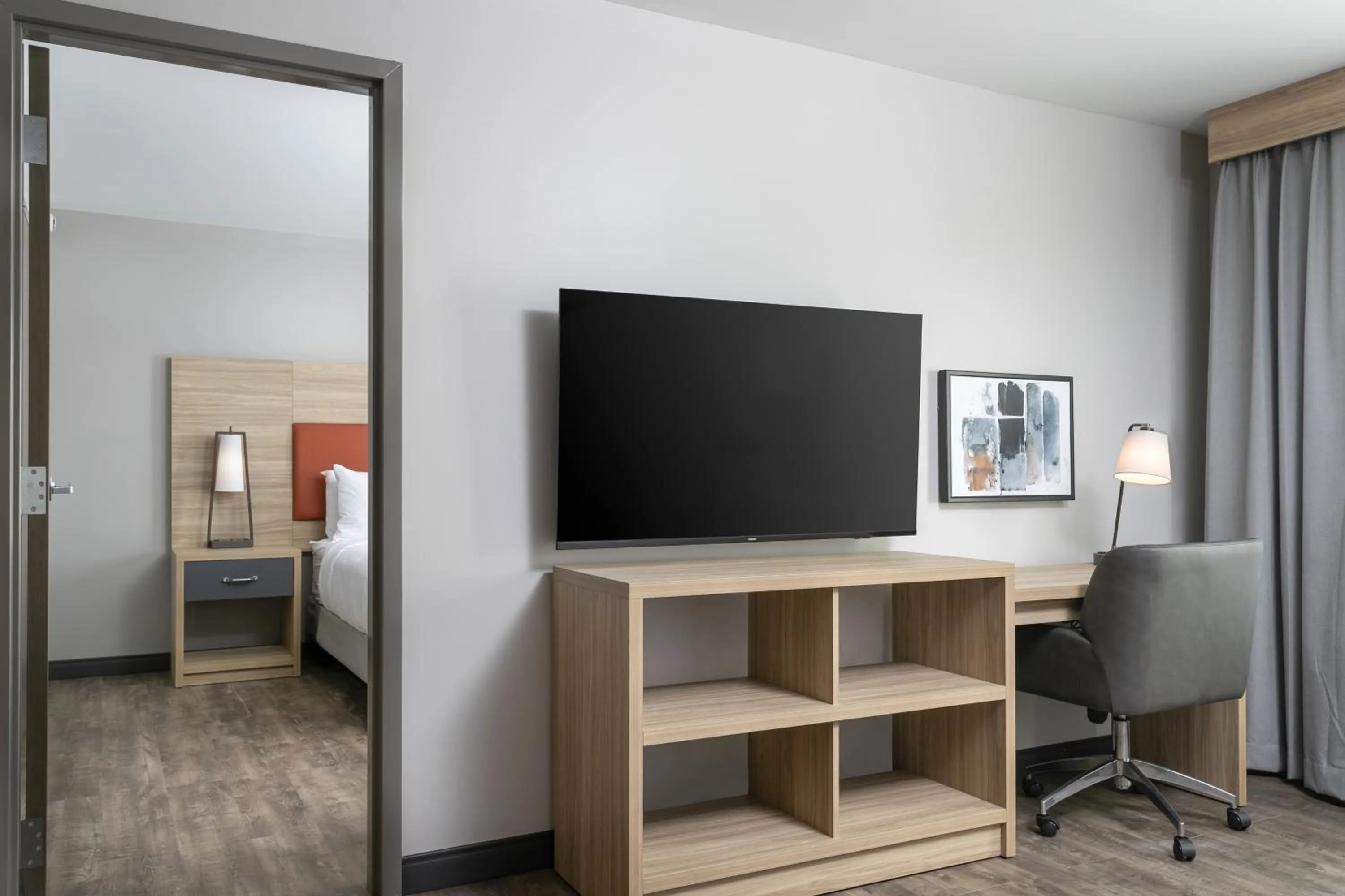 TV and multimedia in Candlewood Suites Chattanooga Hamilton Place by IHG