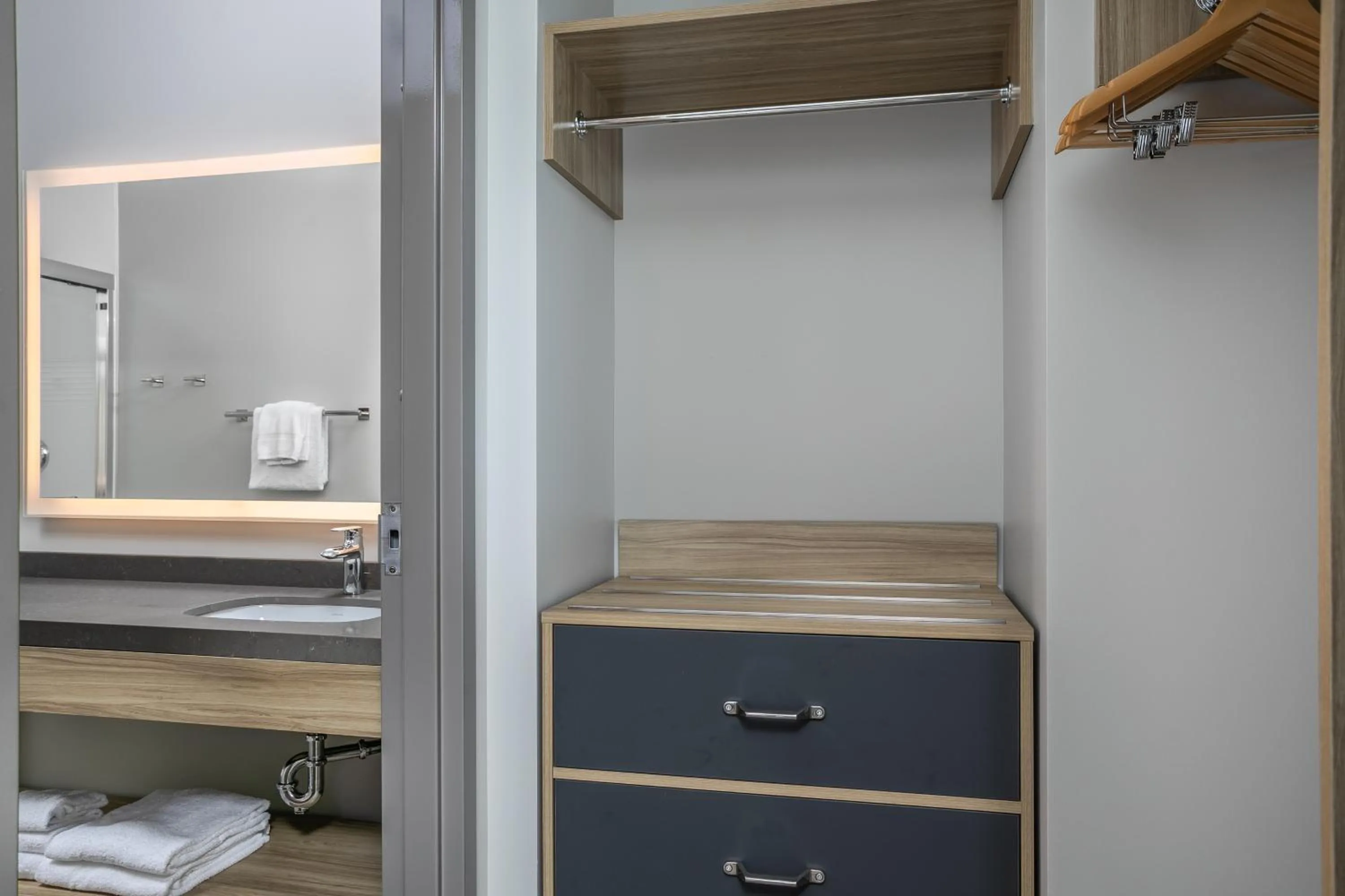 Bedroom in Candlewood Suites Chattanooga Hamilton Place by IHG