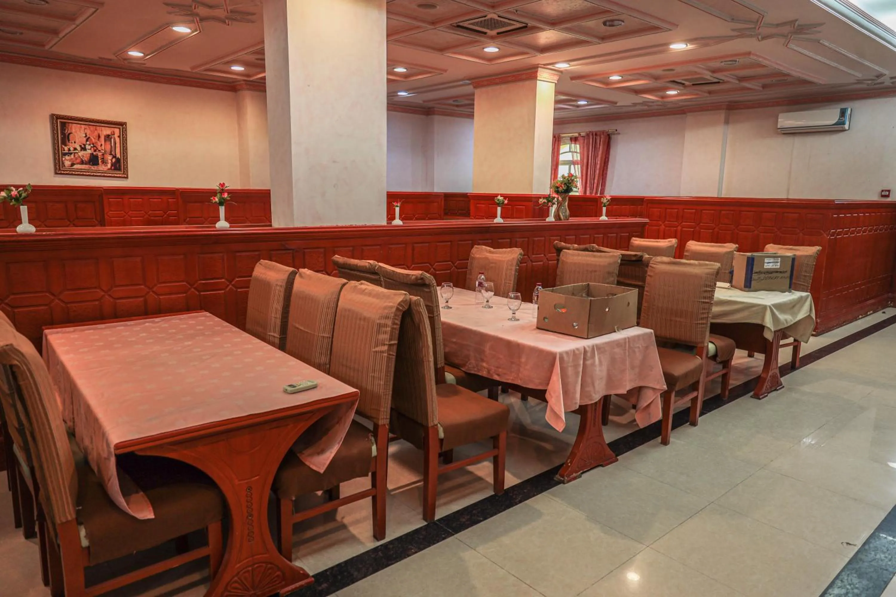 Restaurant/places to eat in Dahlia Sohar Hotel Apartments