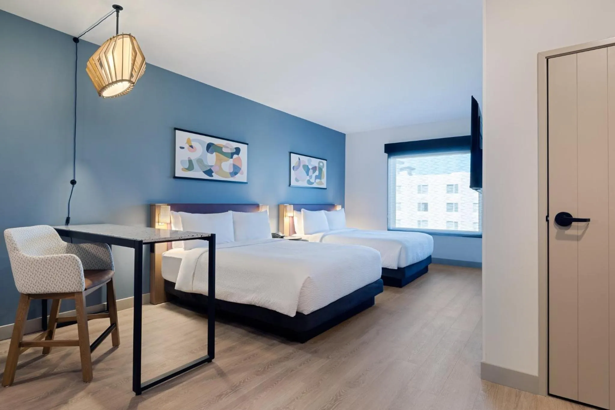 Photo of the whole room, Bed in Atwell Suites Kansas City Airport by IHG