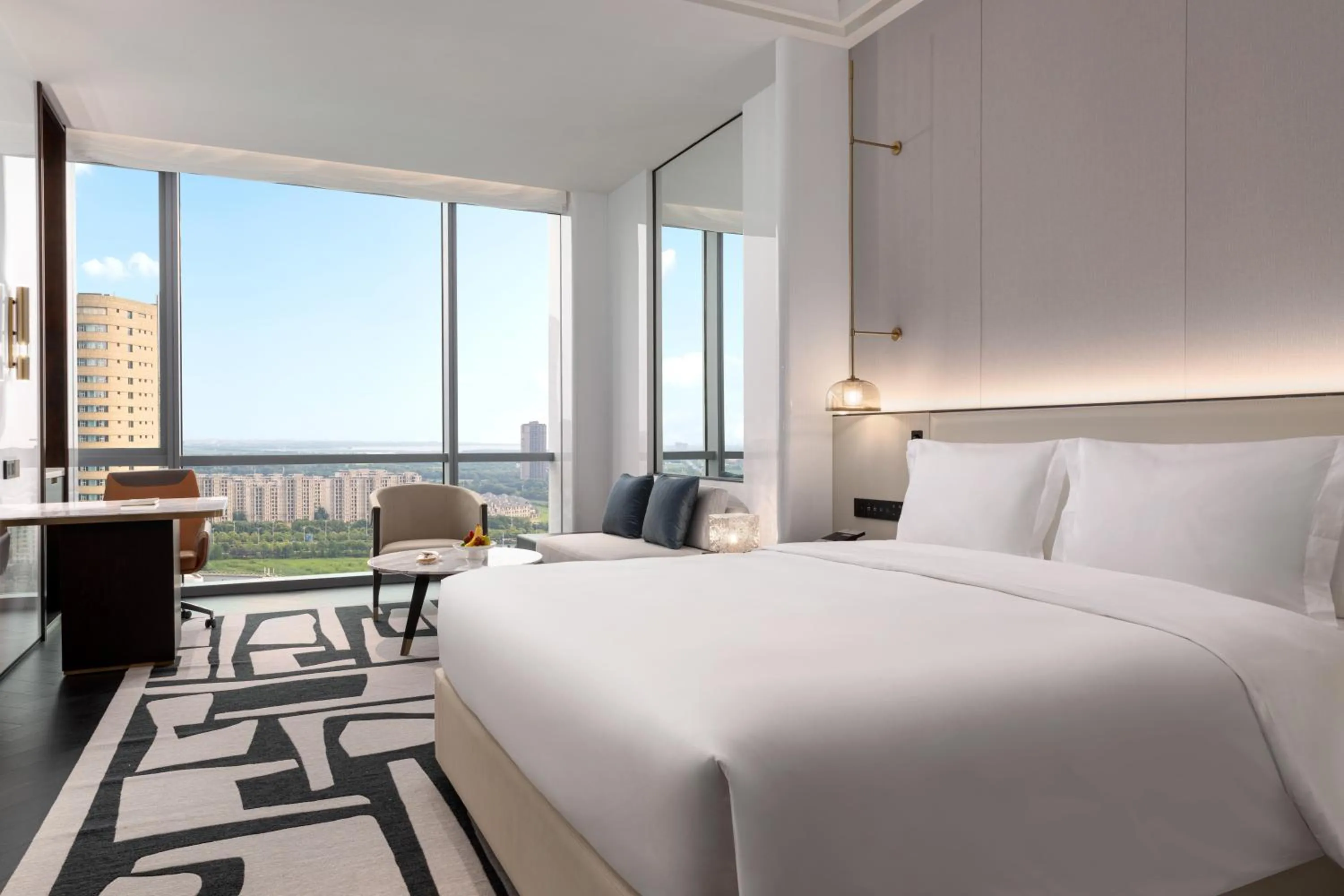 Bed in Crowne Plaza Suzhou East Taihu by IHG