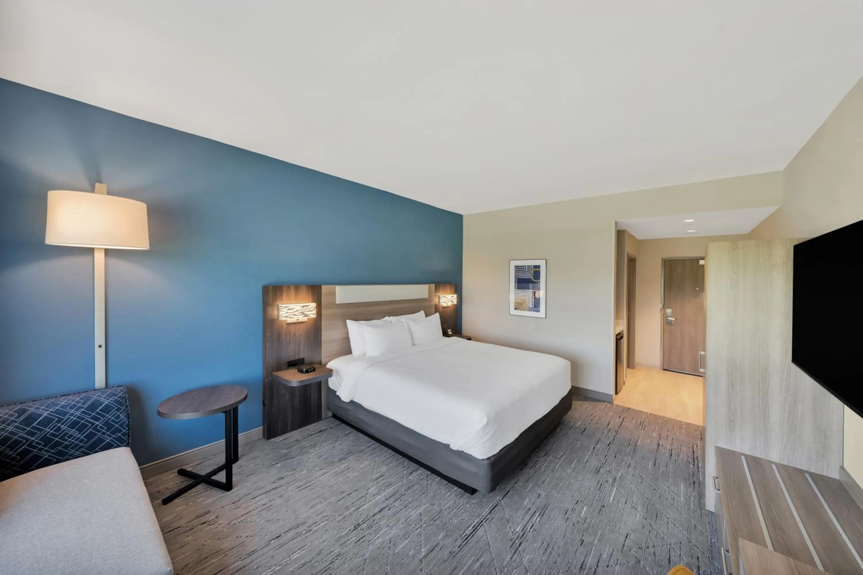 Bed in Holiday Inn Express & Suites Fort Walton Beach - Eglin Area by IHG