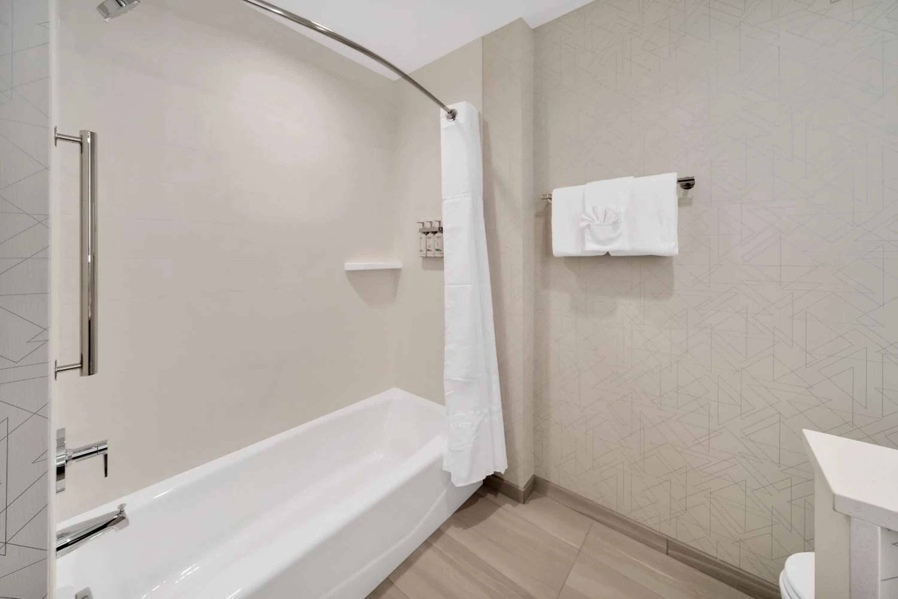 Bathroom in Holiday Inn Express & Suites Fort Walton Beach - Eglin Area by IHG
