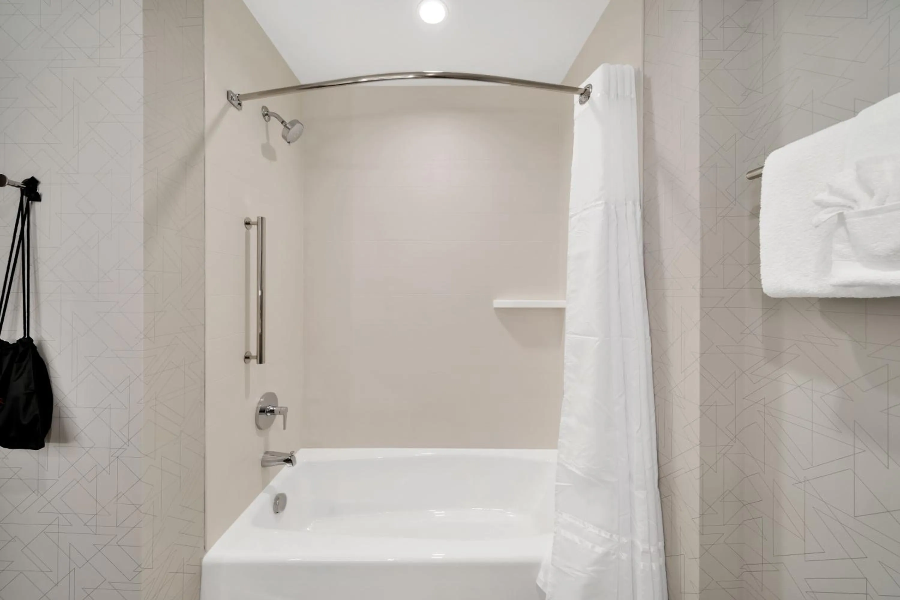 Bathroom in Holiday Inn Express & Suites Fort Walton Beach - Eglin Area by IHG