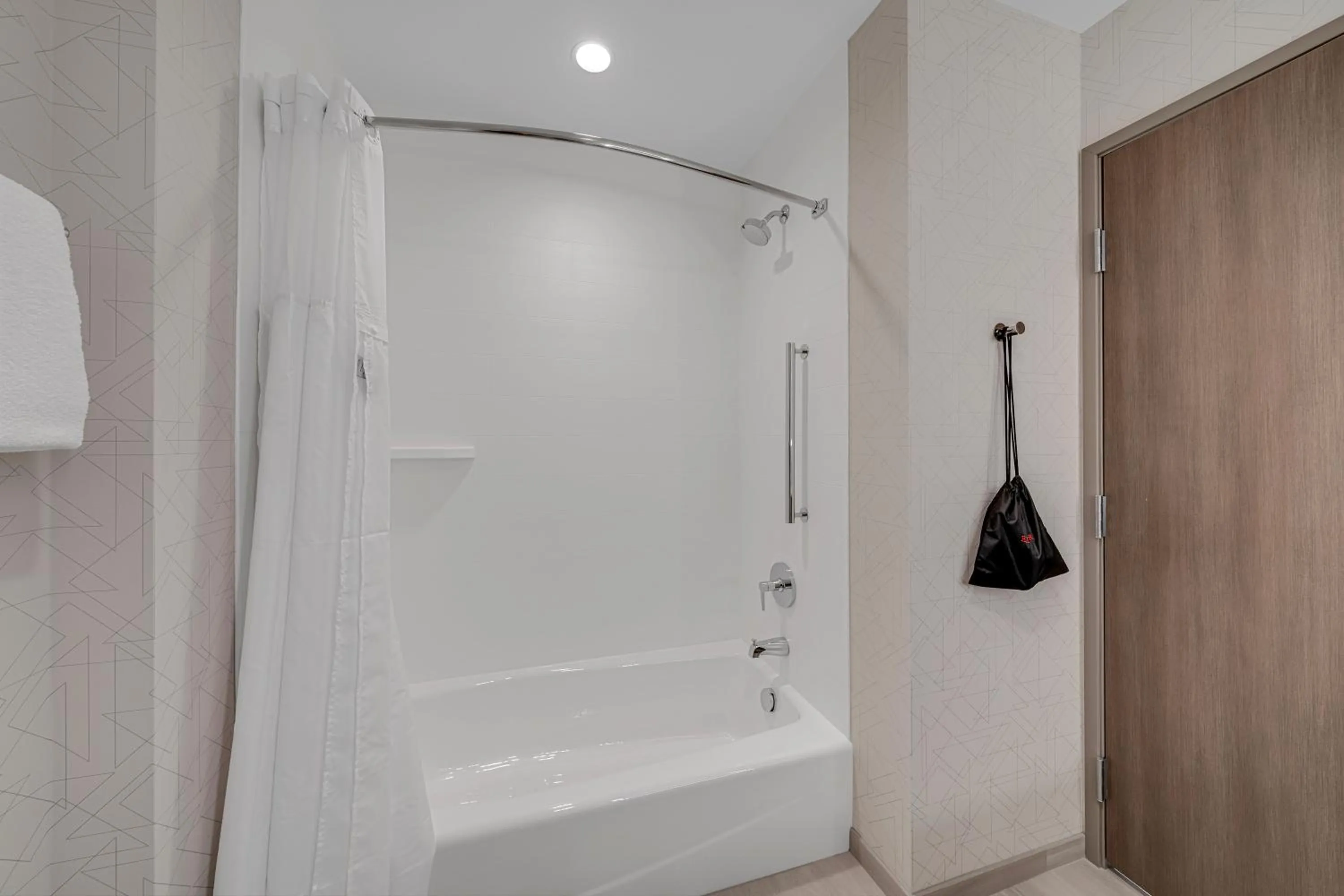 Shower in Holiday Inn Express & Suites Fort Walton Beach - Eglin Area by IHG