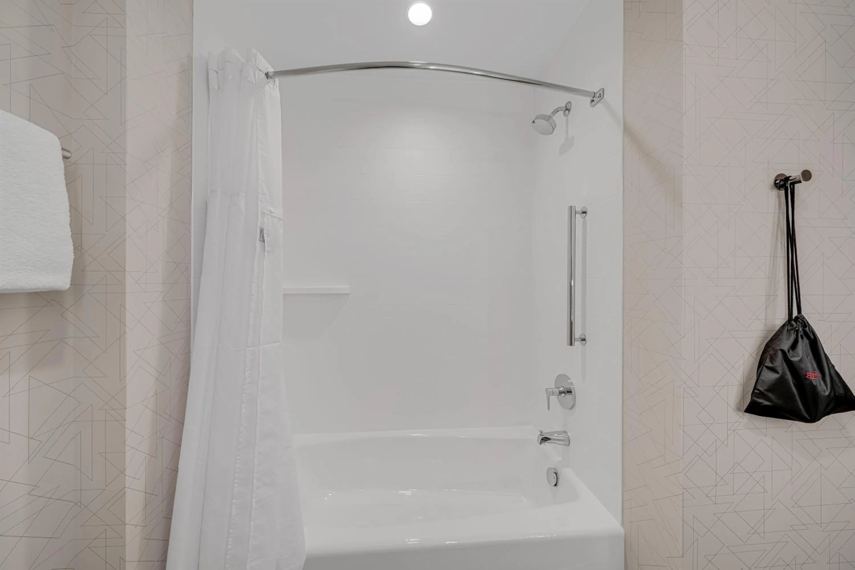 Shower in Holiday Inn Express & Suites Fort Walton Beach - Eglin Area by IHG