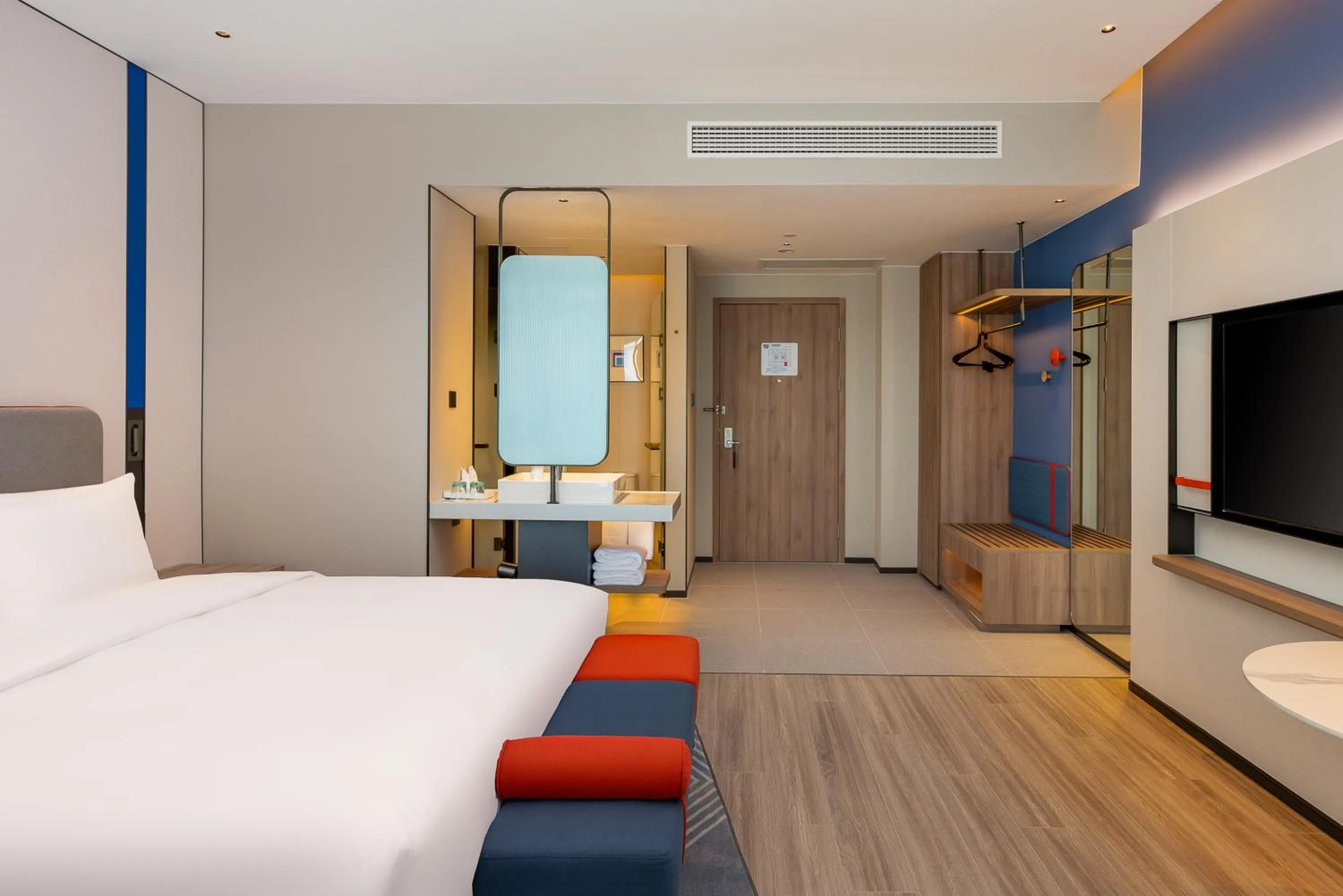 Bed in Holiday Inn Express Haimen City Center by IHG