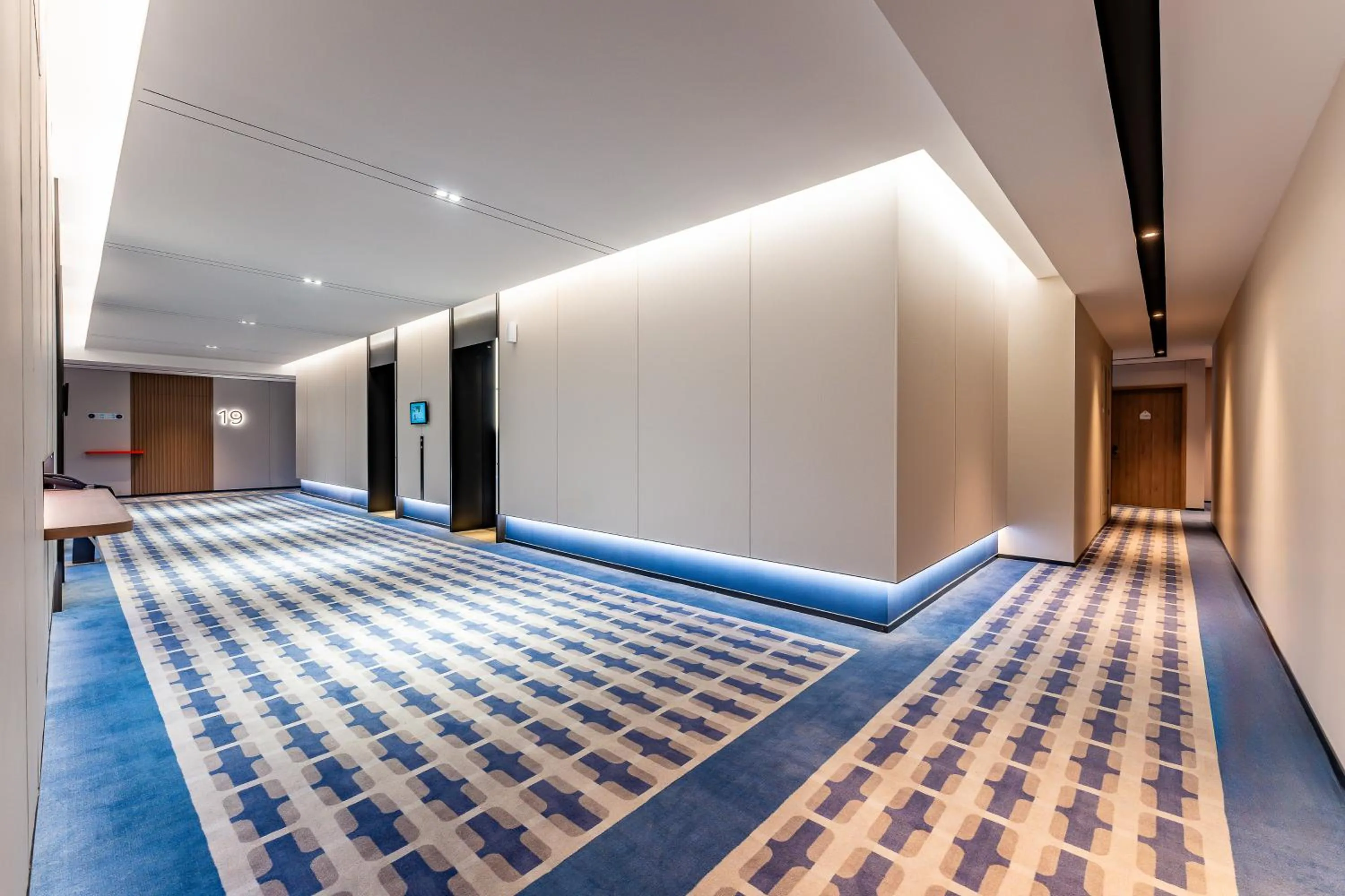 elevator in Holiday Inn Express Haimen City Center by IHG