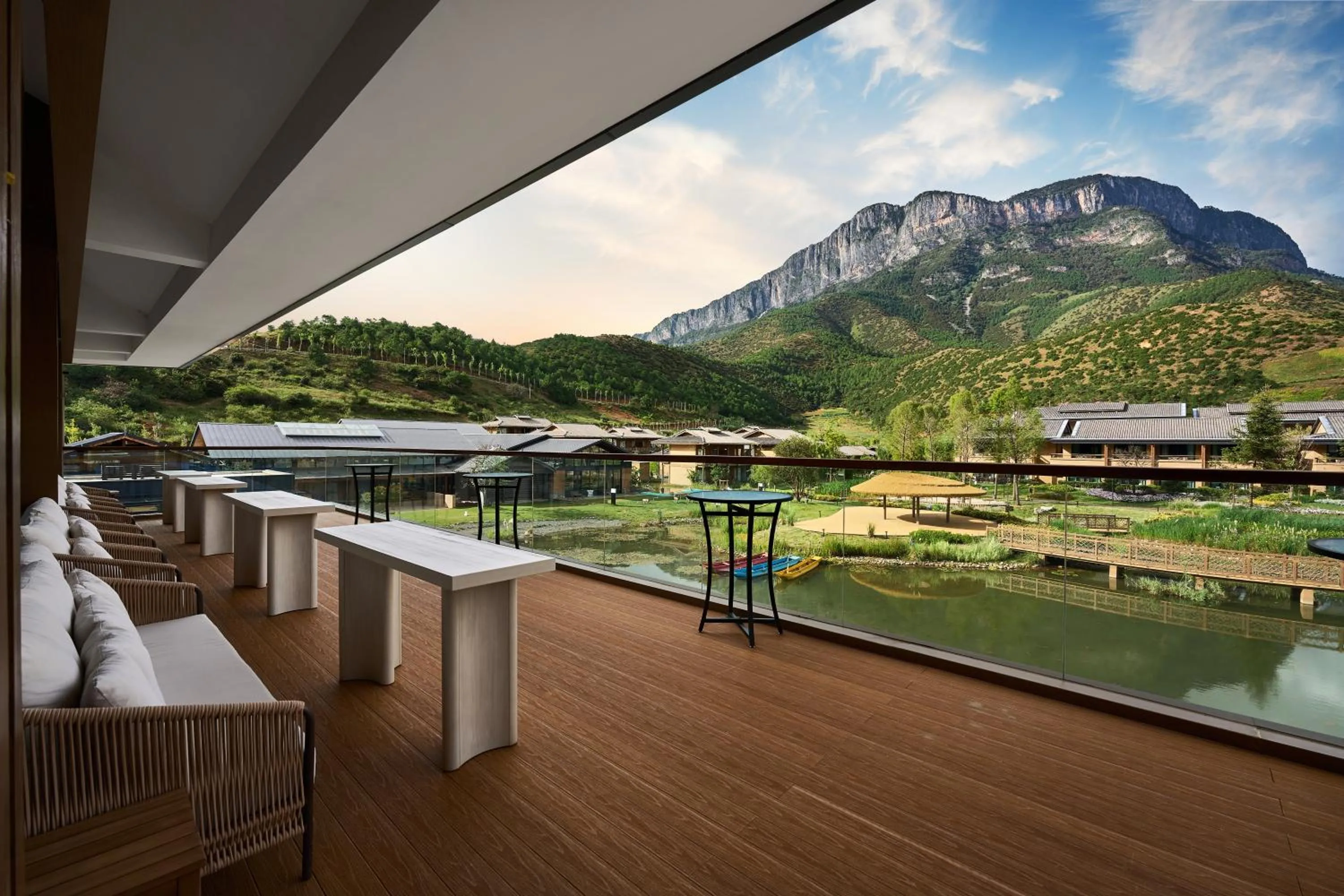 Restaurant/places to eat in Hotel Indigo Lugu Lake by IHG