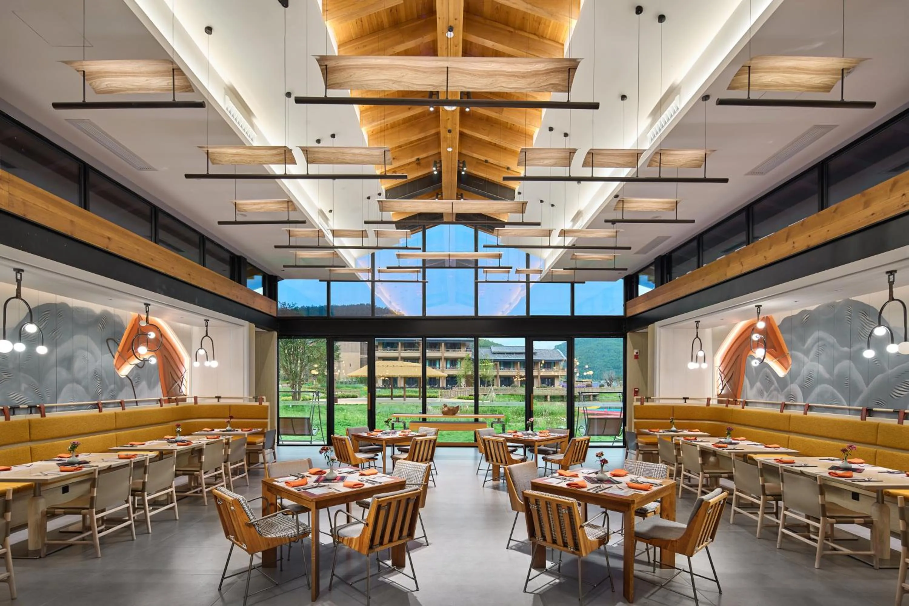 Restaurant/places to eat in Hotel Indigo Lugu Lake by IHG