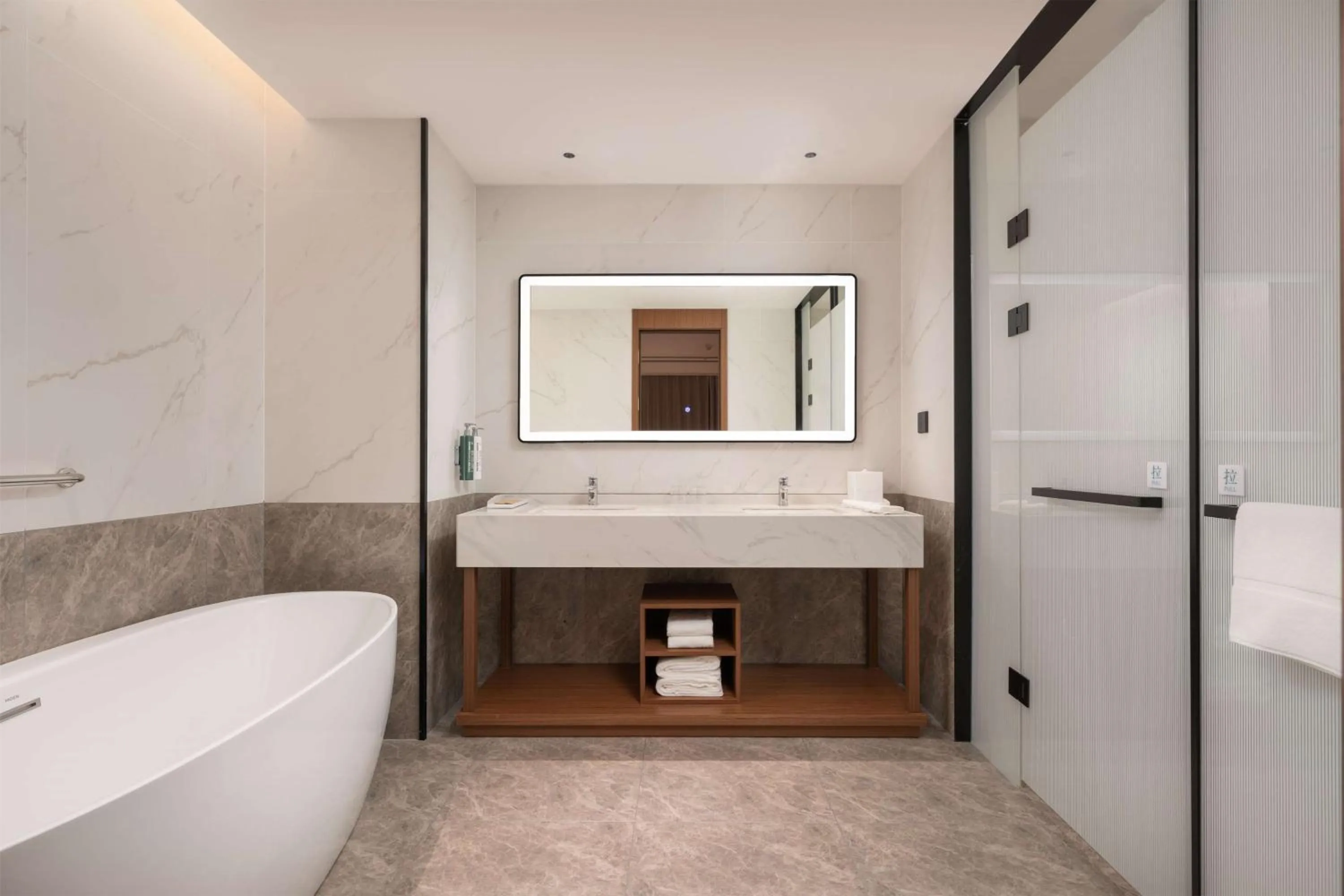 Bathroom in Hilton Garden Inn Tianjin Railway Station