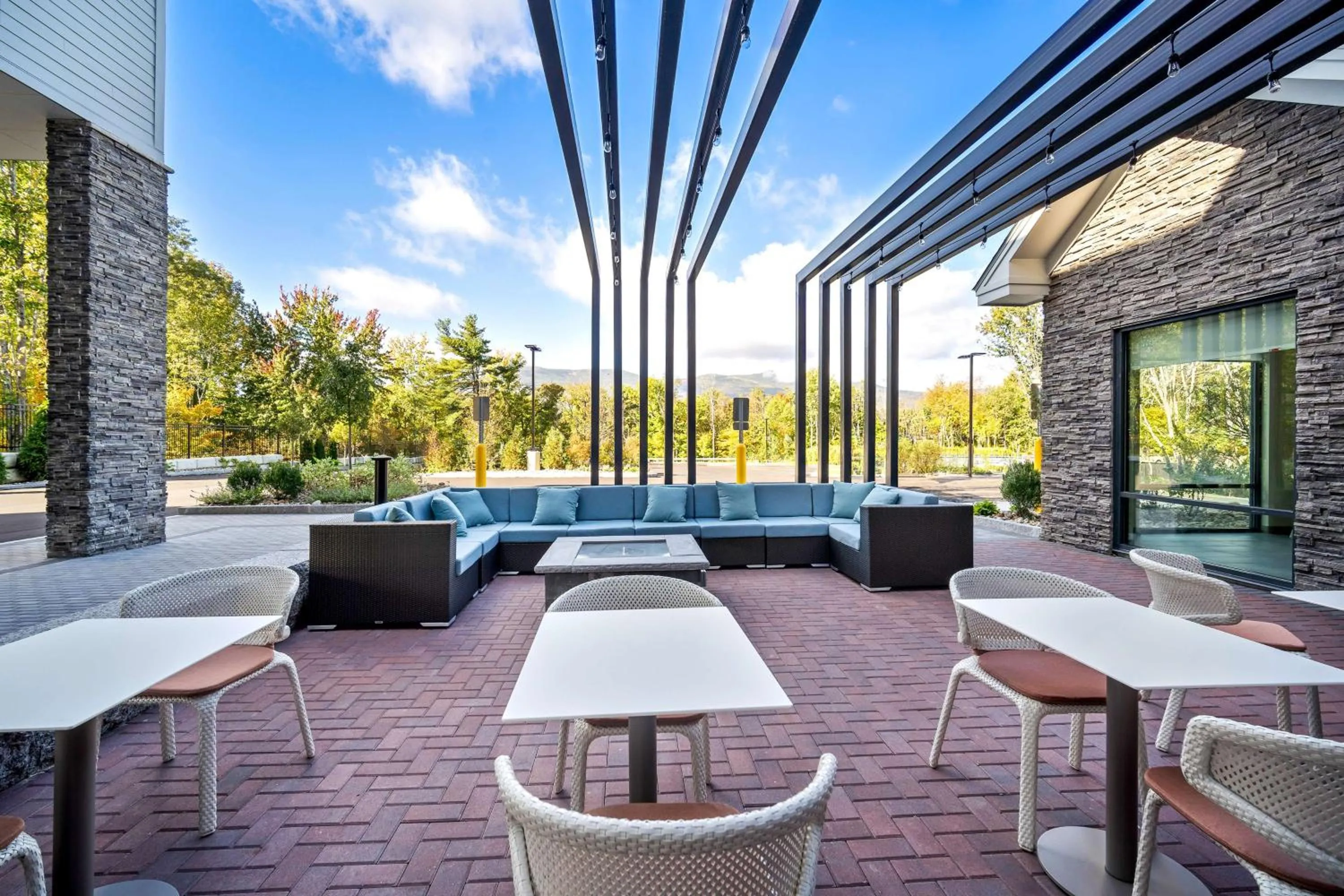 Patio in Hilton Garden Inn North Conway