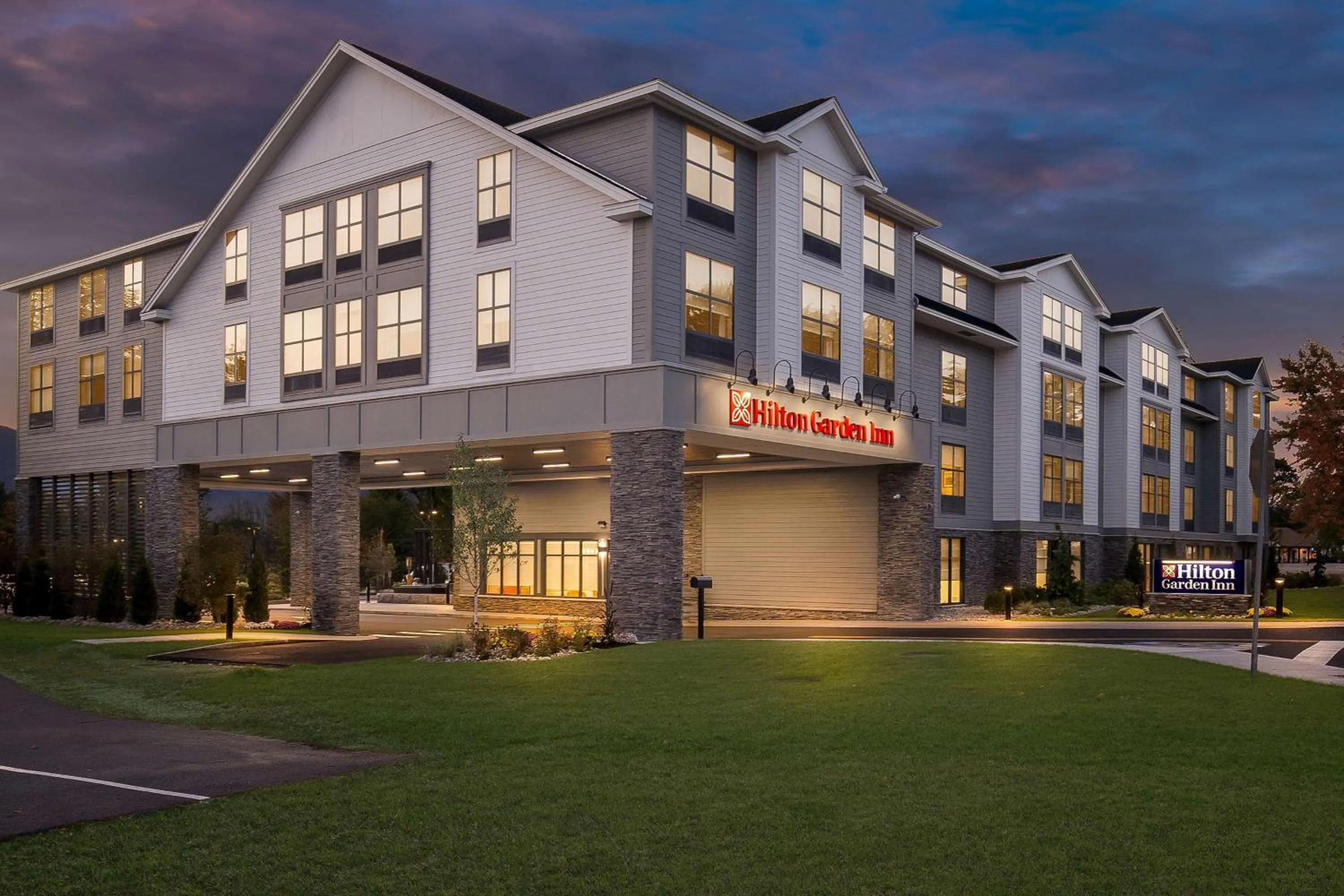 Property building in Hilton Garden Inn North Conway