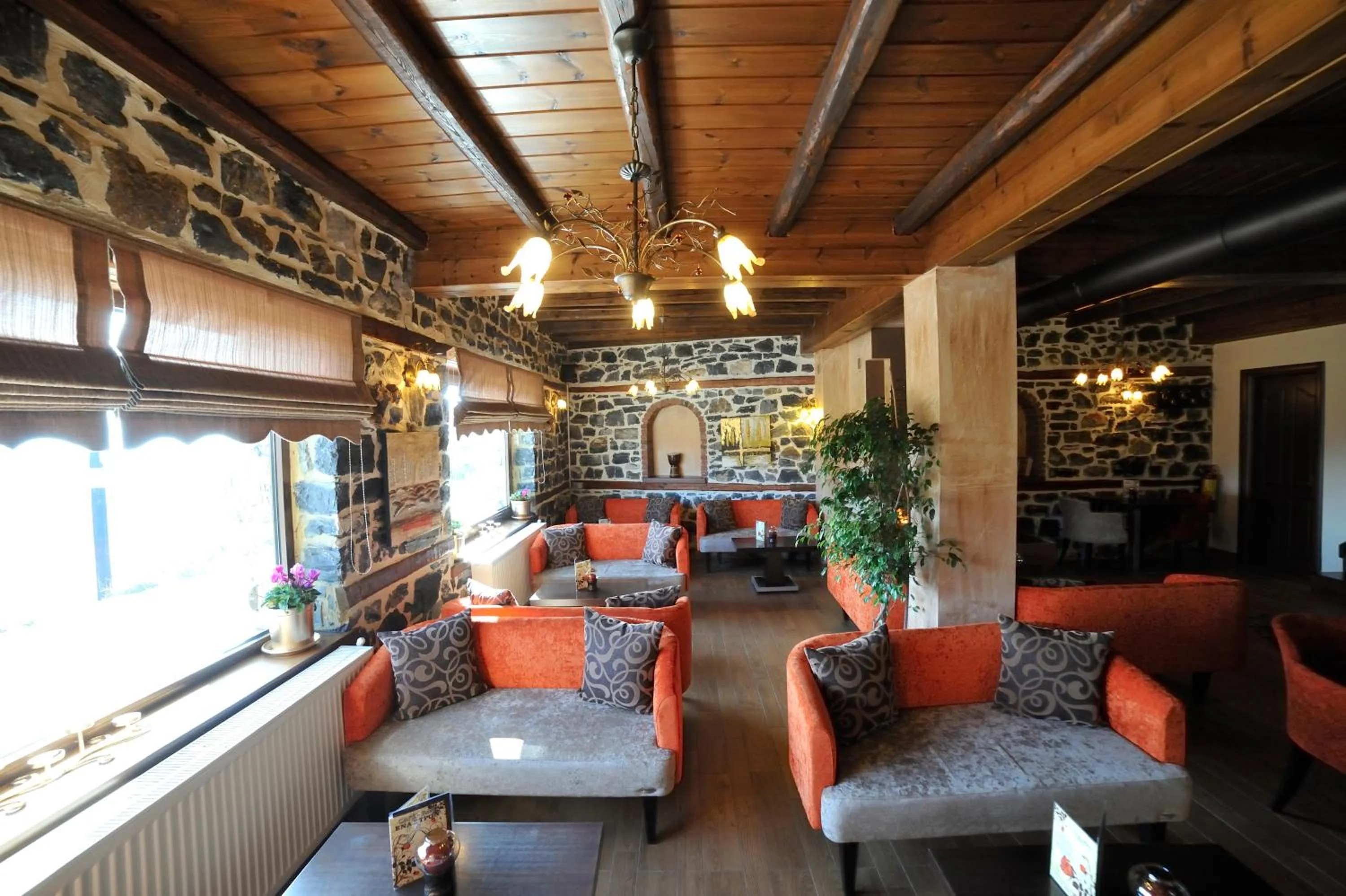 Property building in Enastron