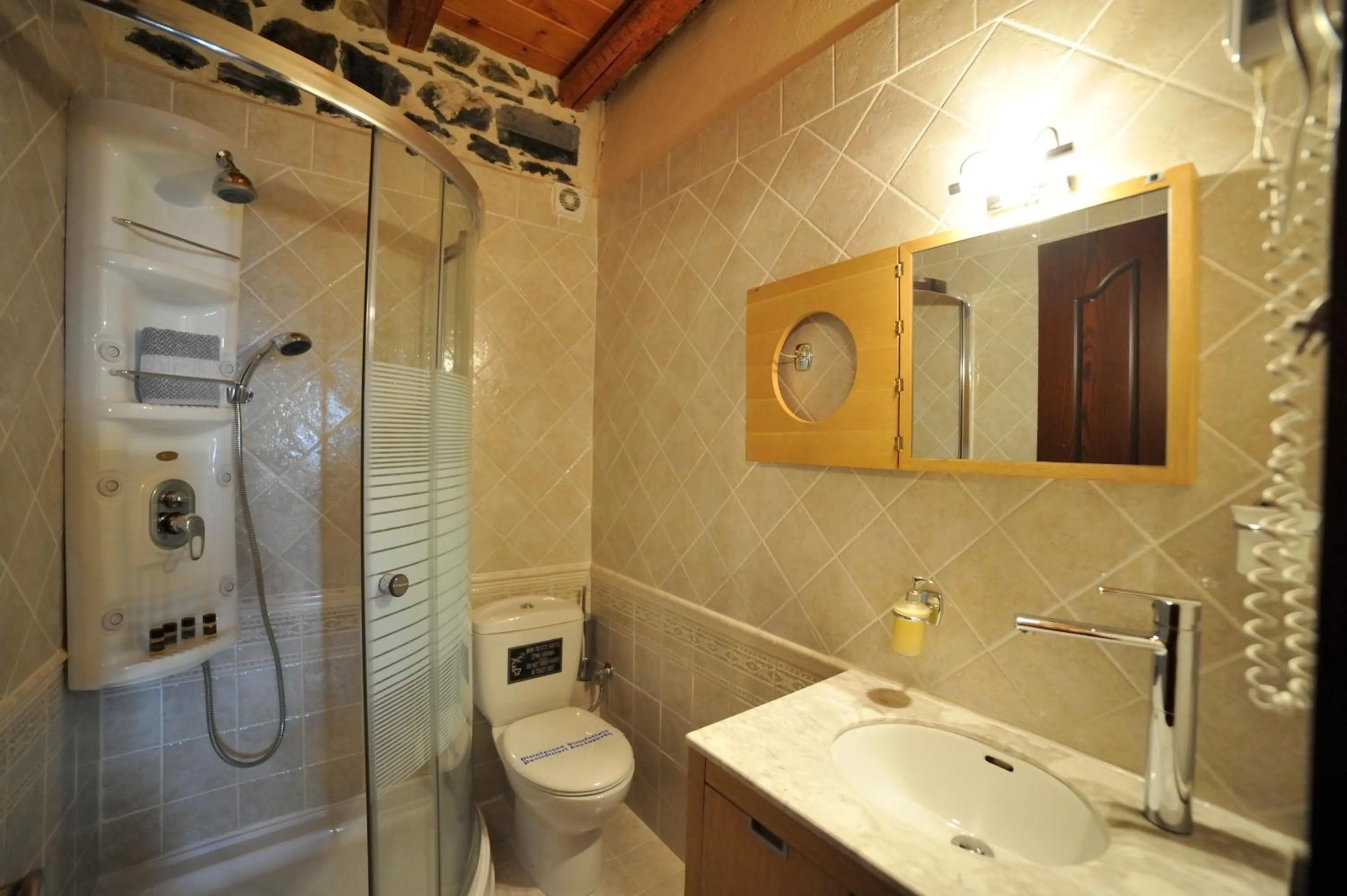 Bathroom in Enastron