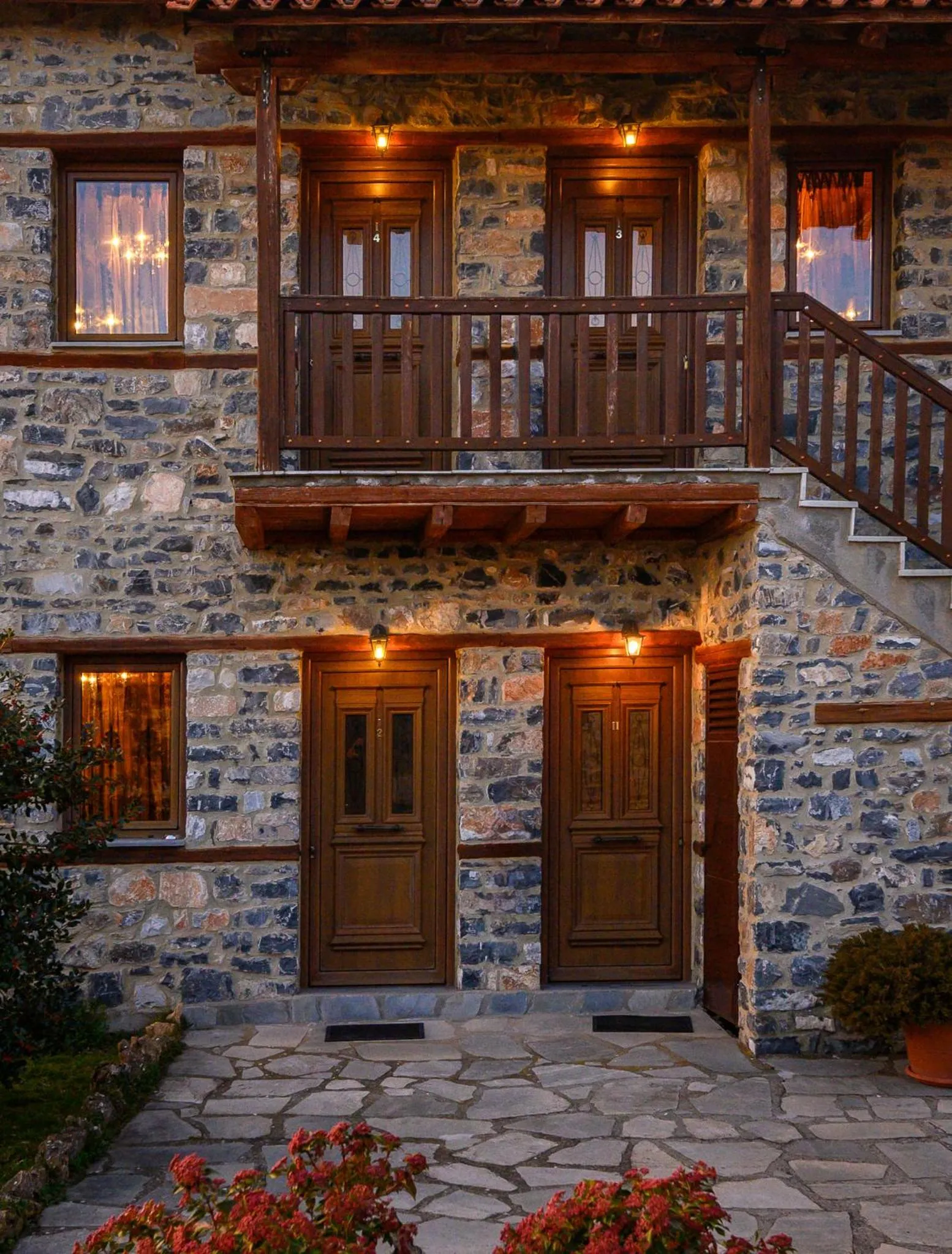 Property building in Enastron