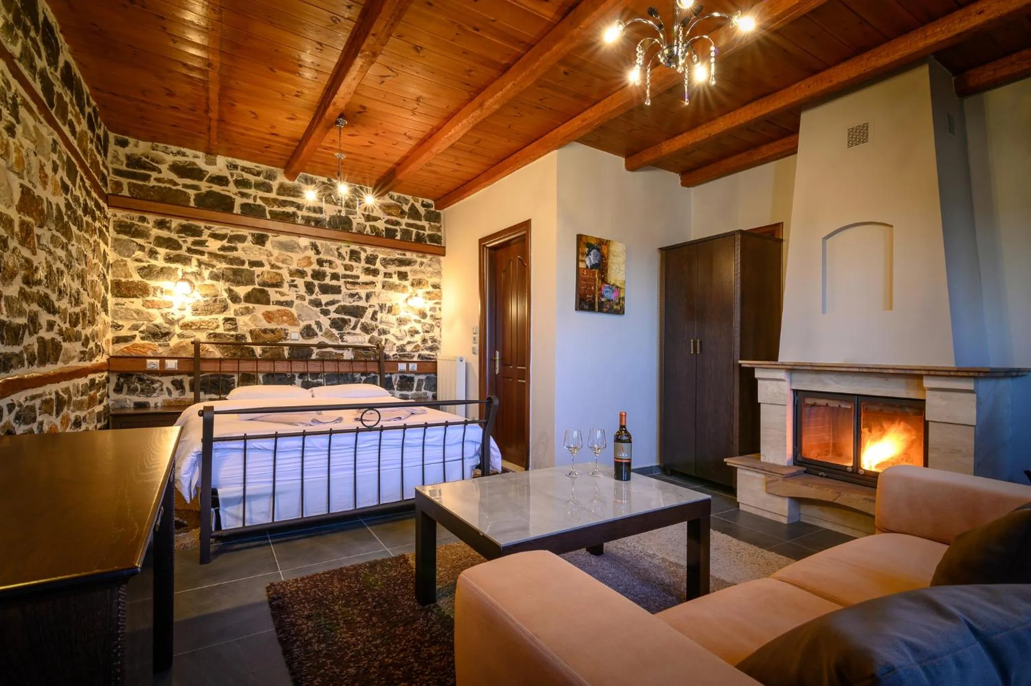 Bedroom, Bed in Enastron