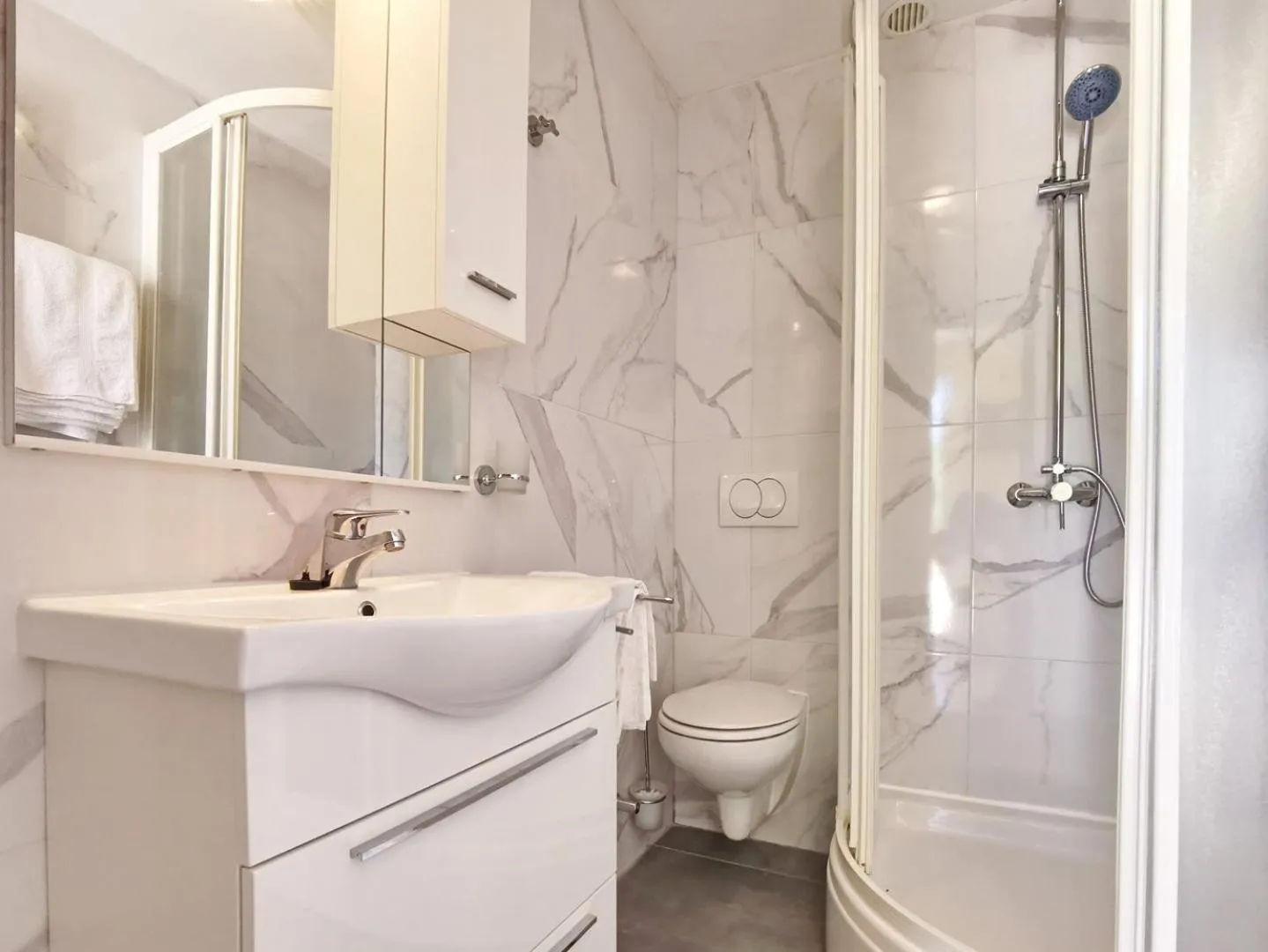 Toilet in Apartment Devcic