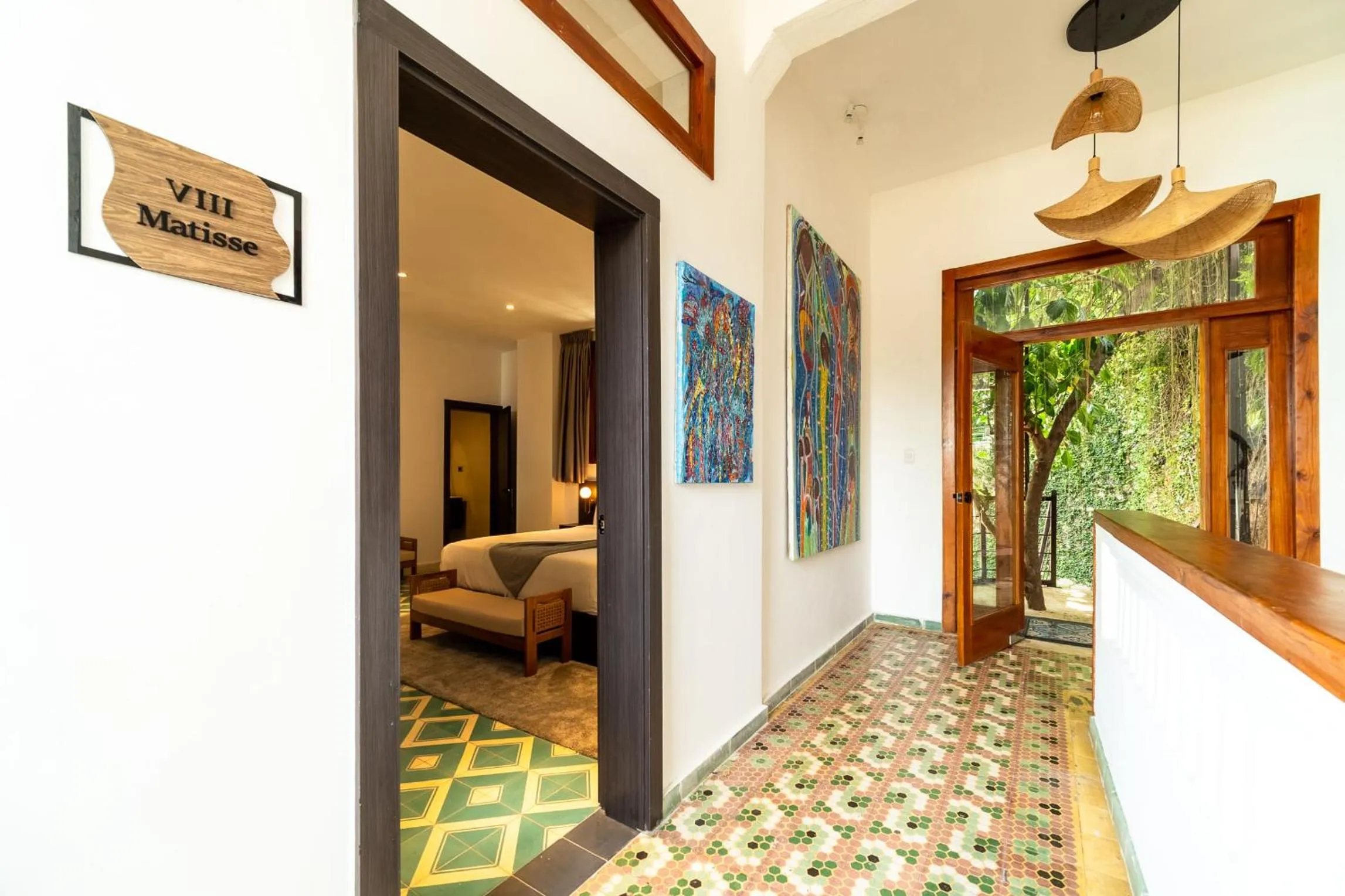 Photo of the whole room, Bed in Empyrean Art Deco