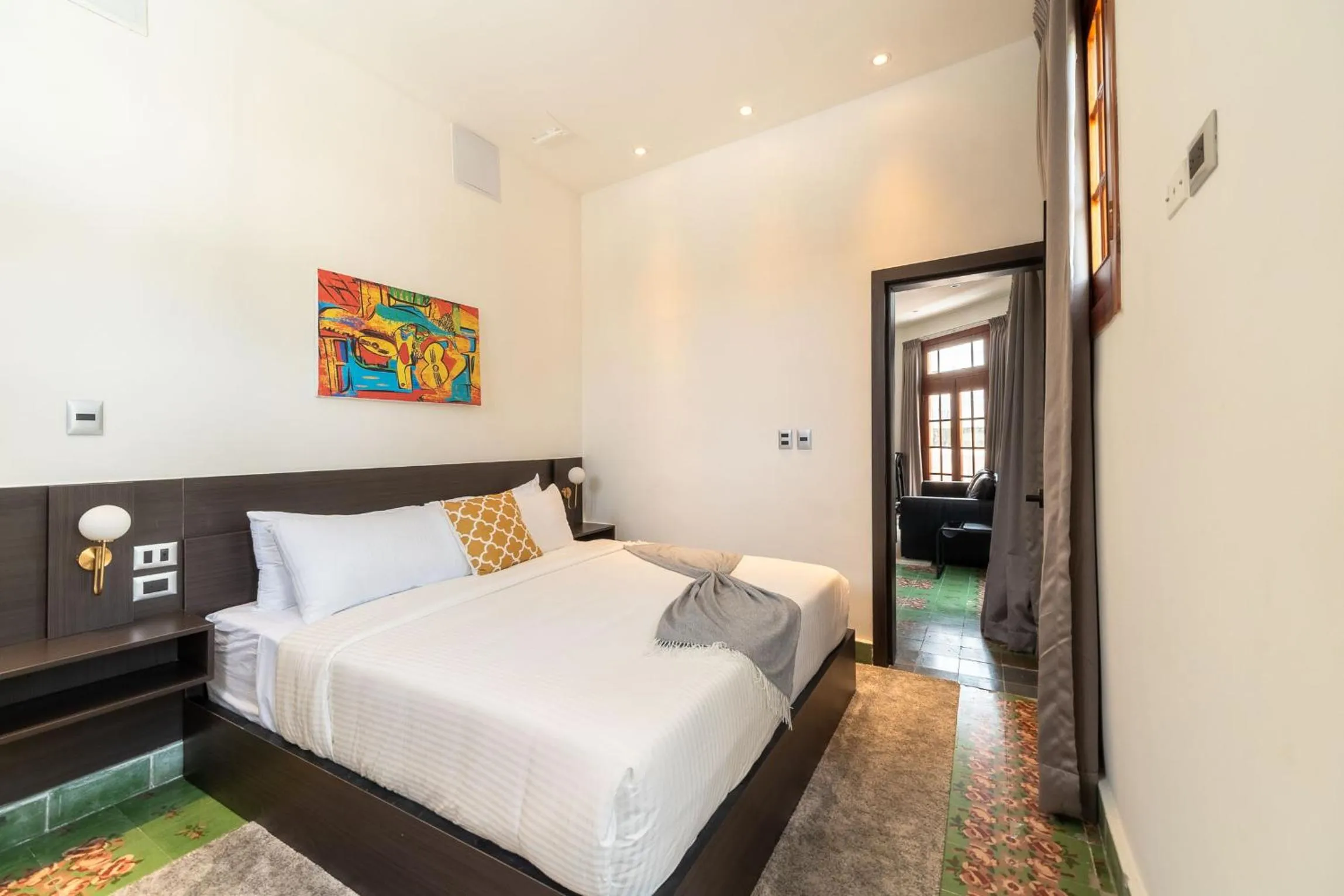 Photo of the whole room, Bed in Empyrean Art Deco