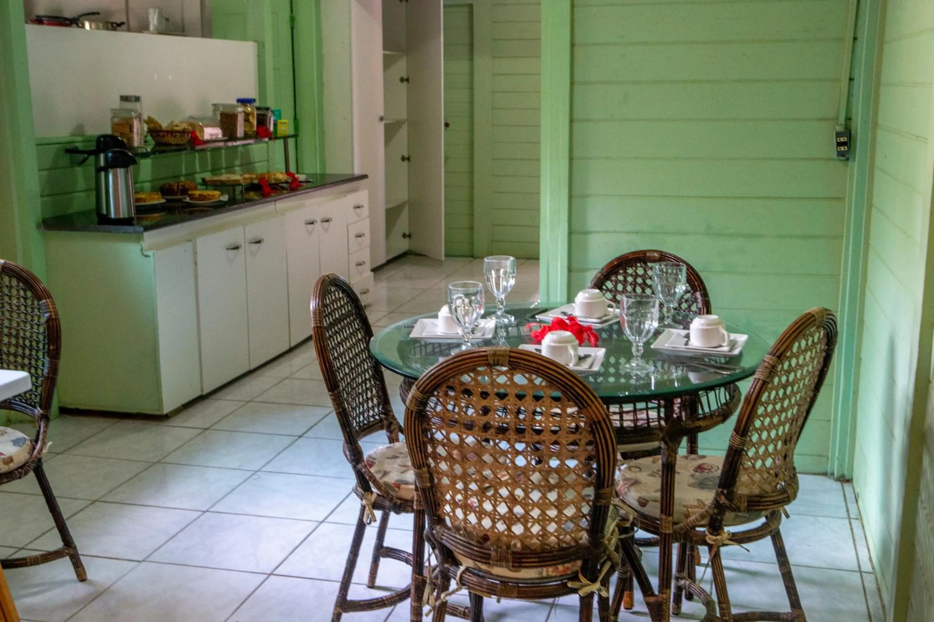 Coffee/tea facilities in Pousada Sol e Mar Noronha