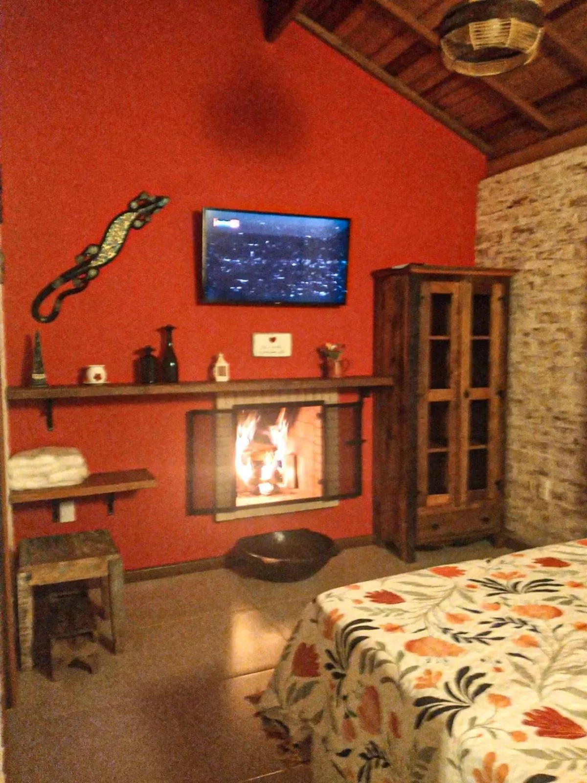 flat iron, Bed in Nas Nuvens Hospedaria