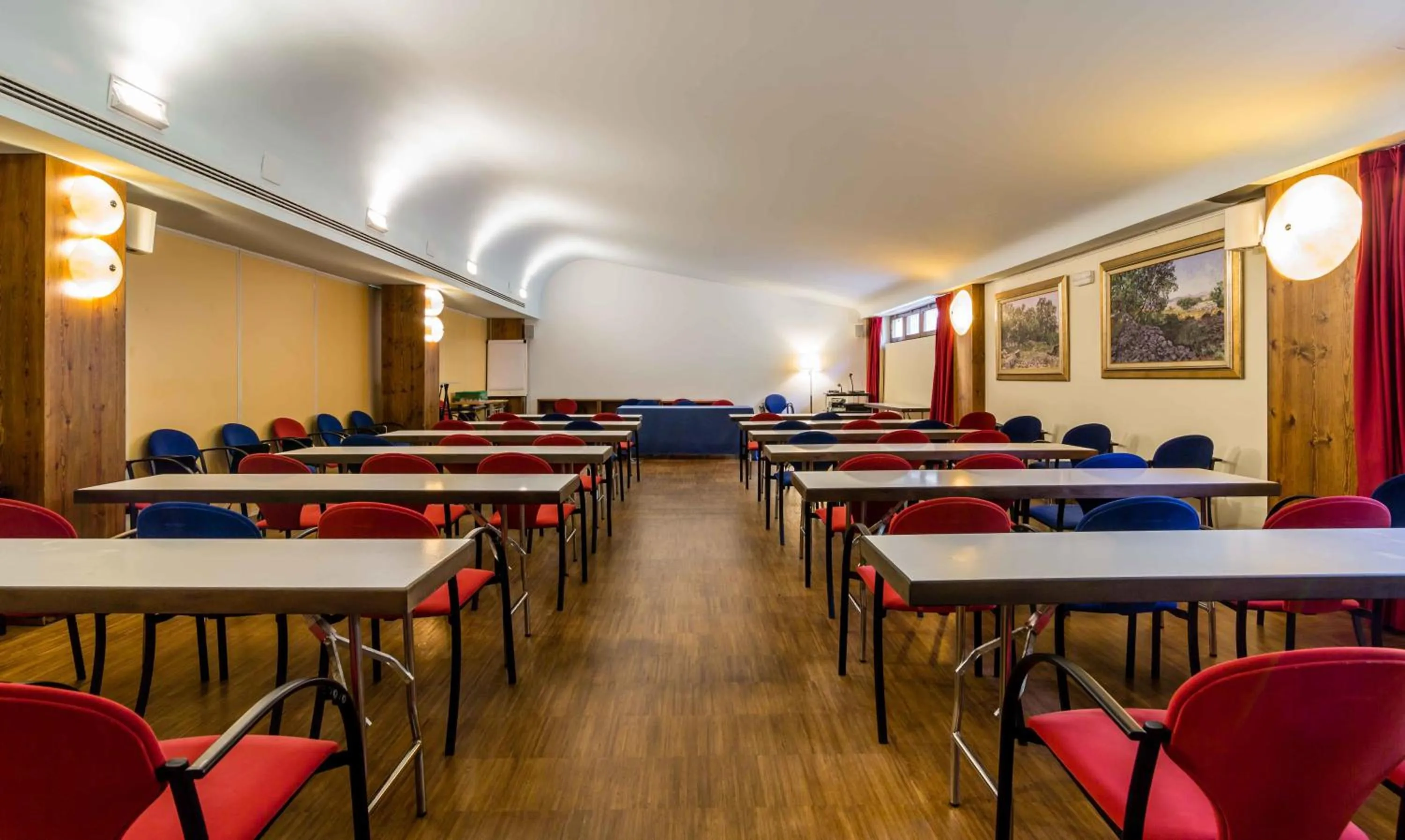 Meeting/conference room in SNÖ Hotel Candanchú