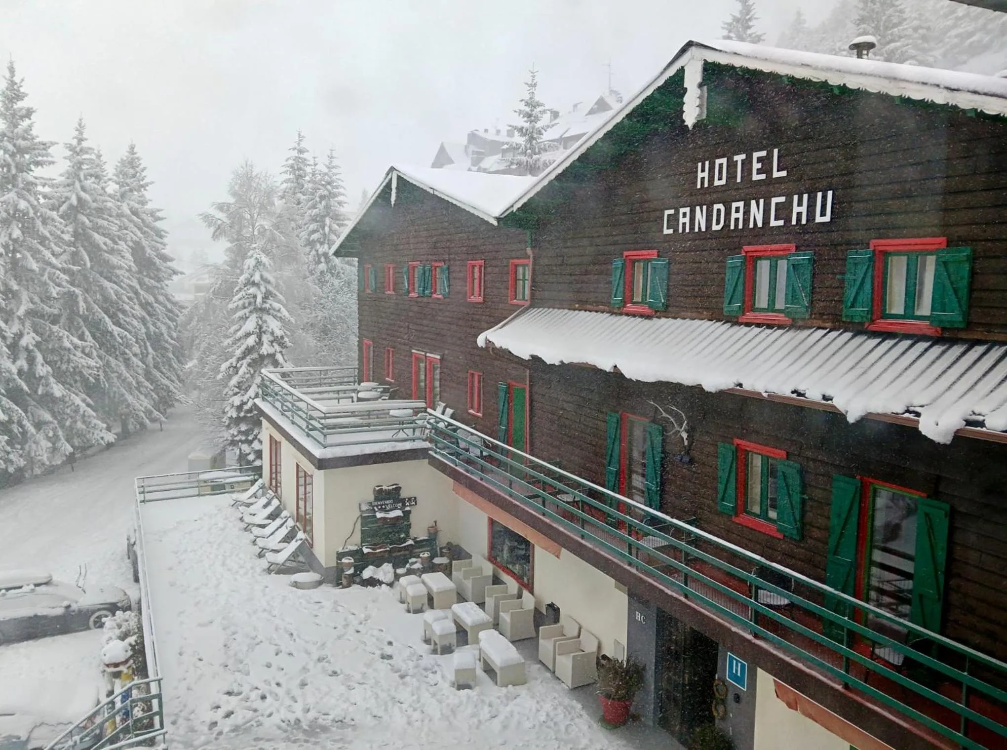 Facade/entrance in SNÖ Hotel Candanchú