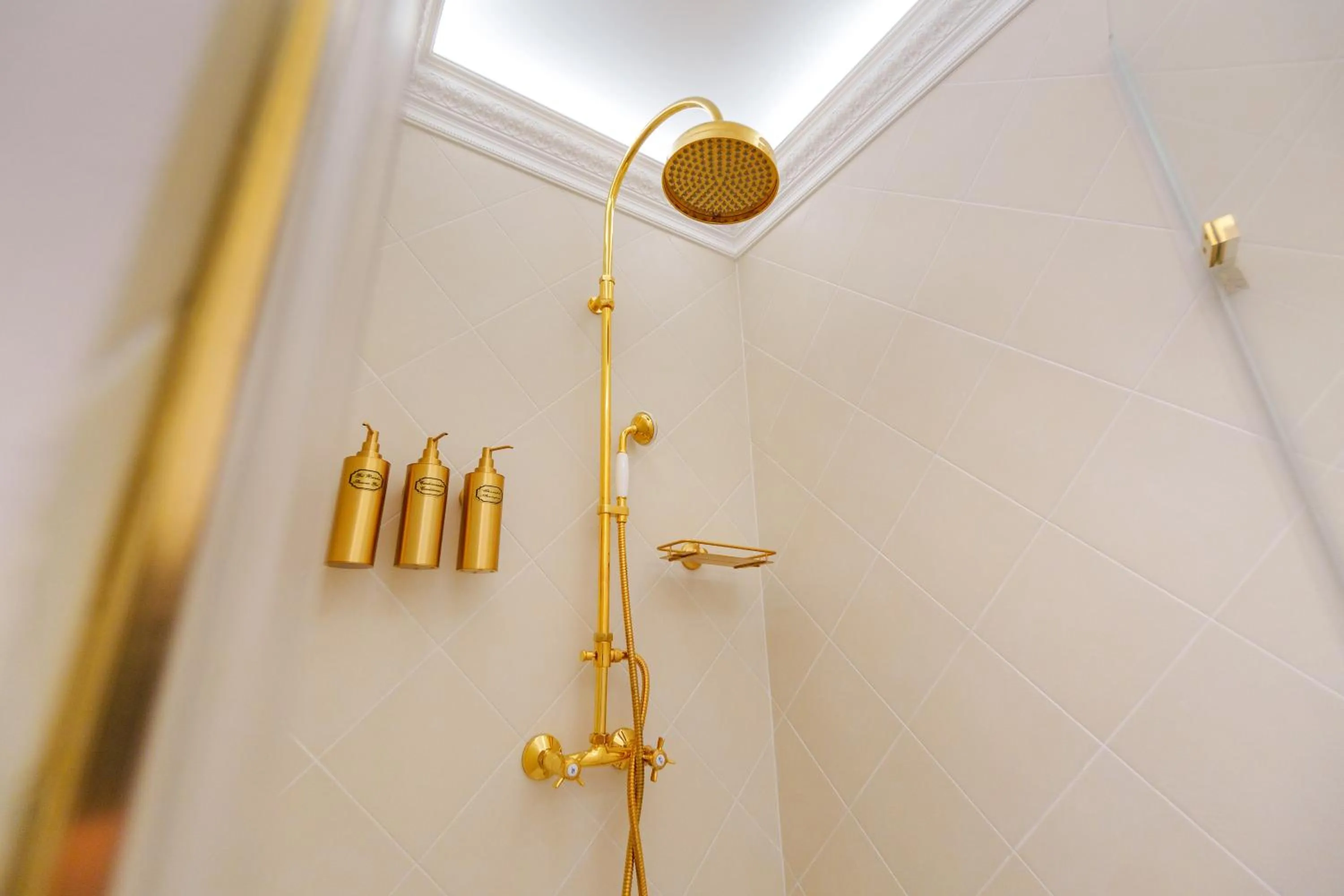 Shower in Boutique Hotel Teatro