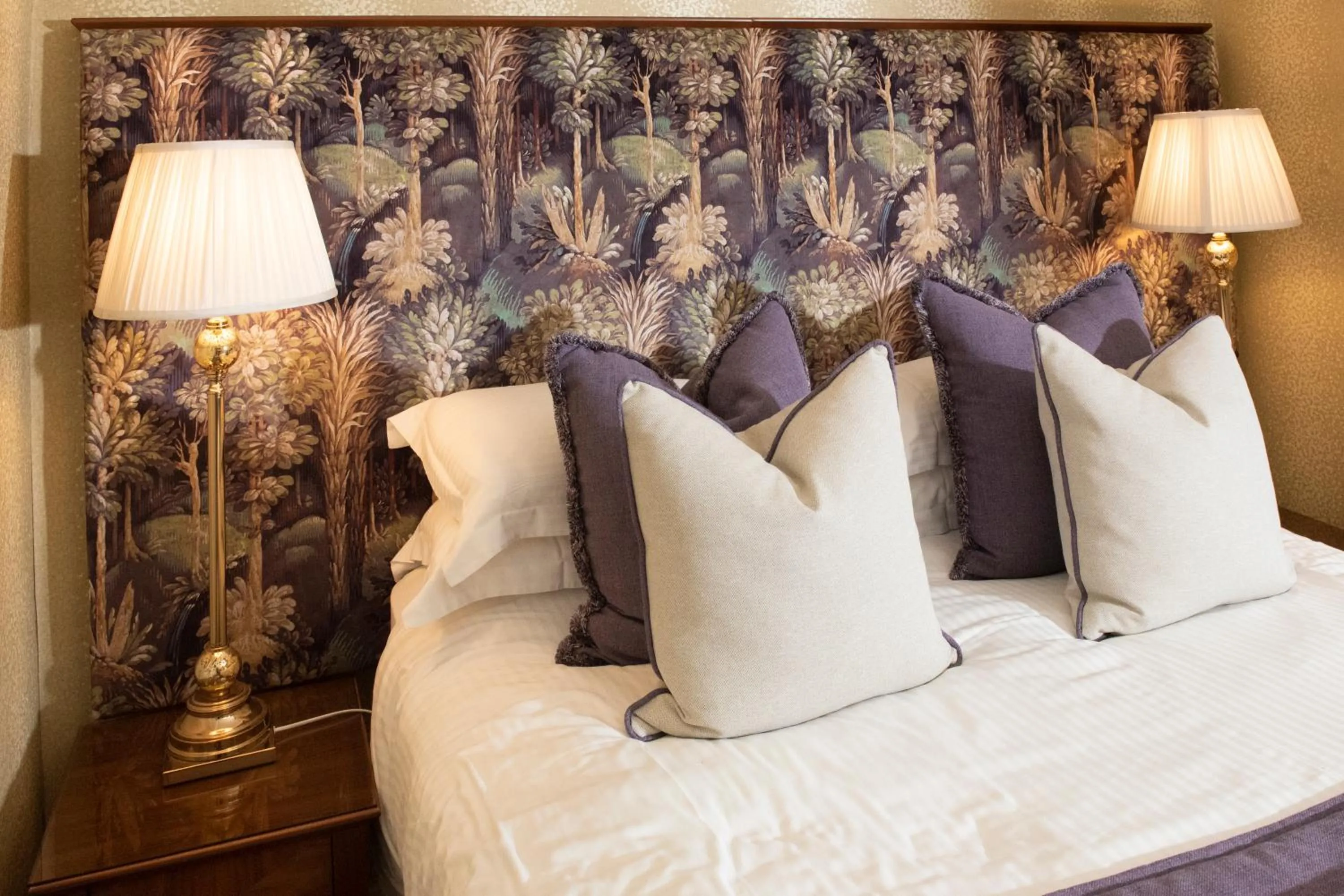 Bed in Roundthorn Country House & Luxury Apartments
