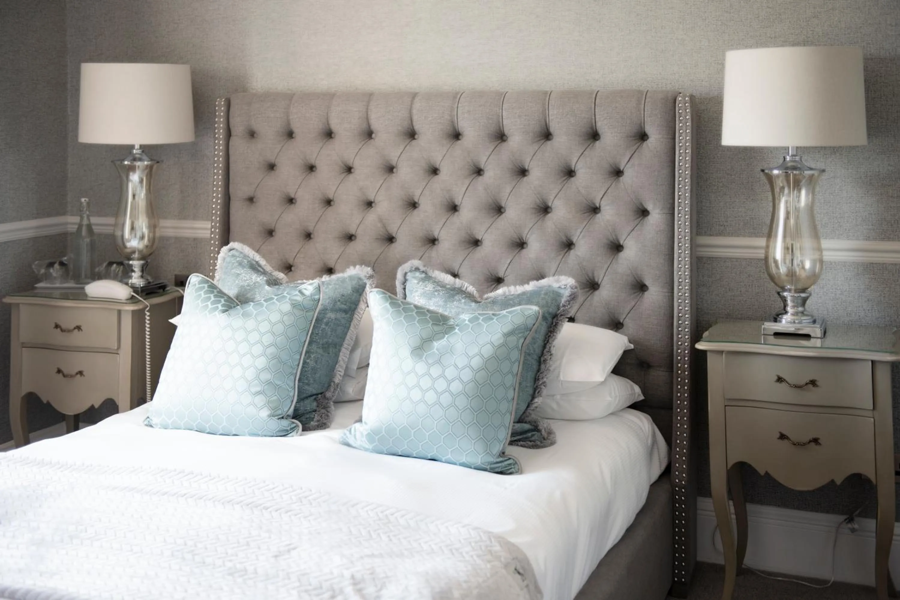 Bed in Roundthorn Country House & Luxury Apartments