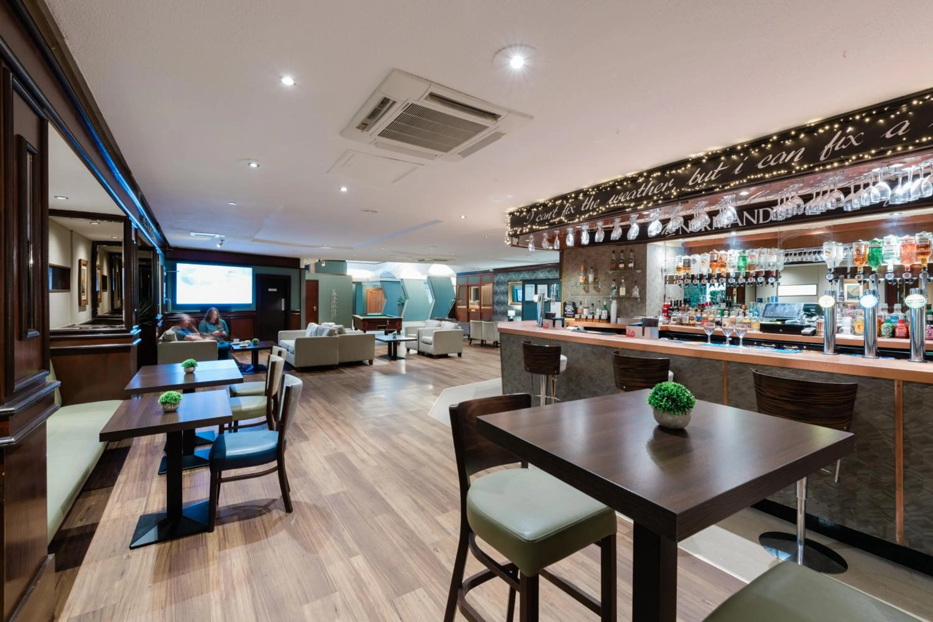 Lounge or bar in Normandy Hotel (Near Glasgow Airport)