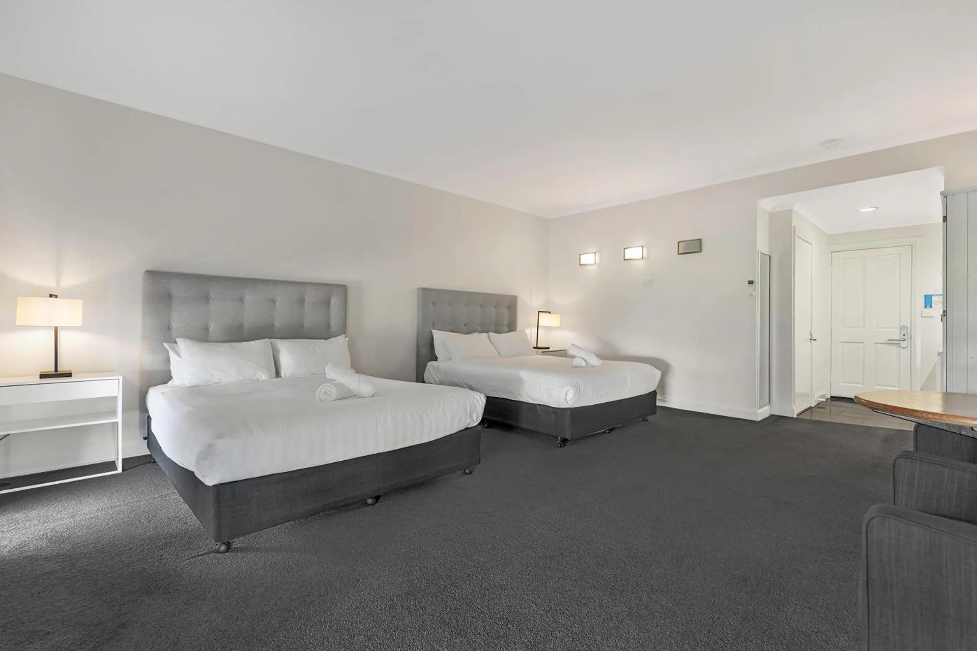 Bed in Caledonian Hotel Echuca