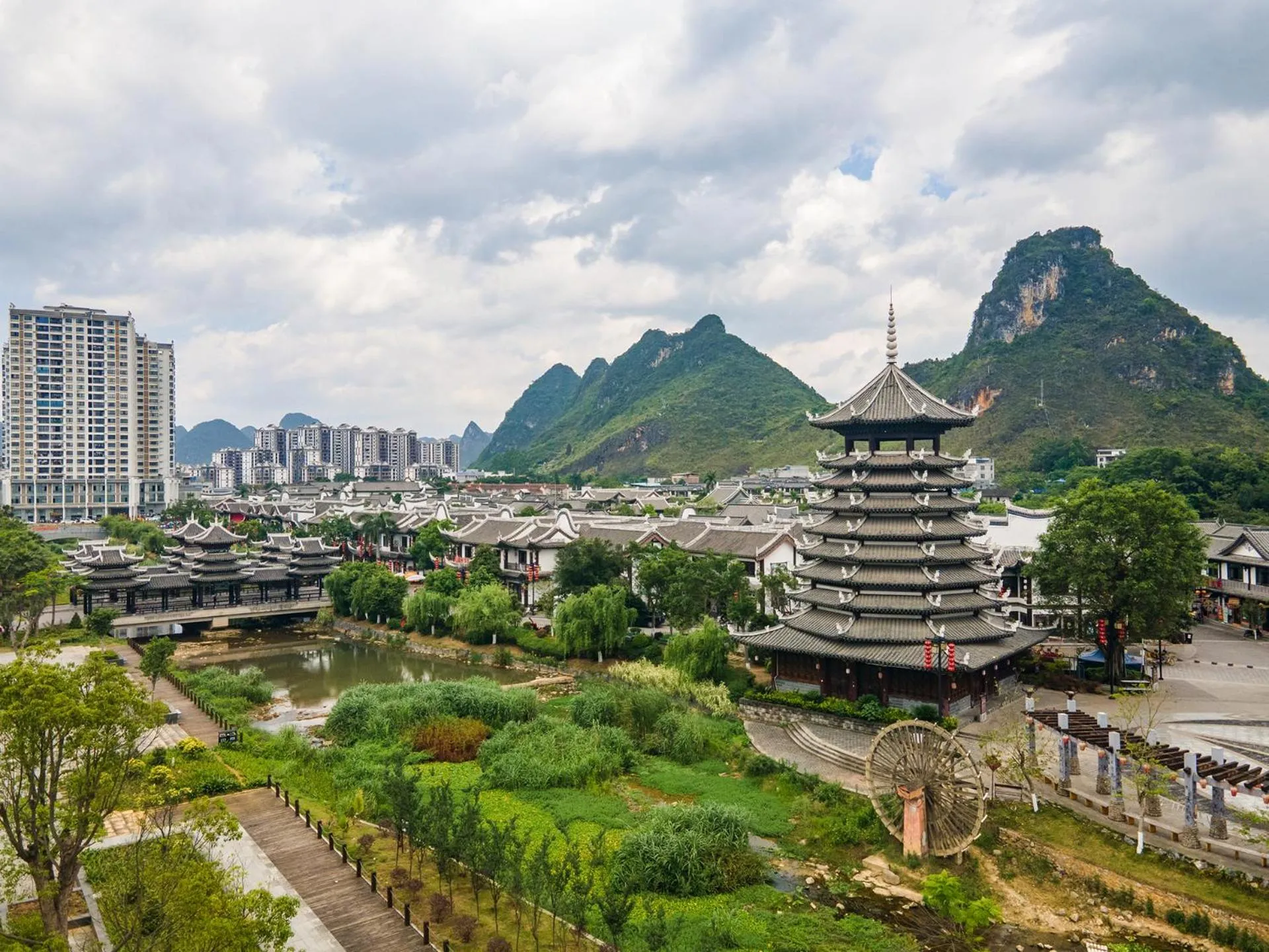 Nearby landmark in Eharm Hotel Baise Jingxi Jinxiu Ancient Town