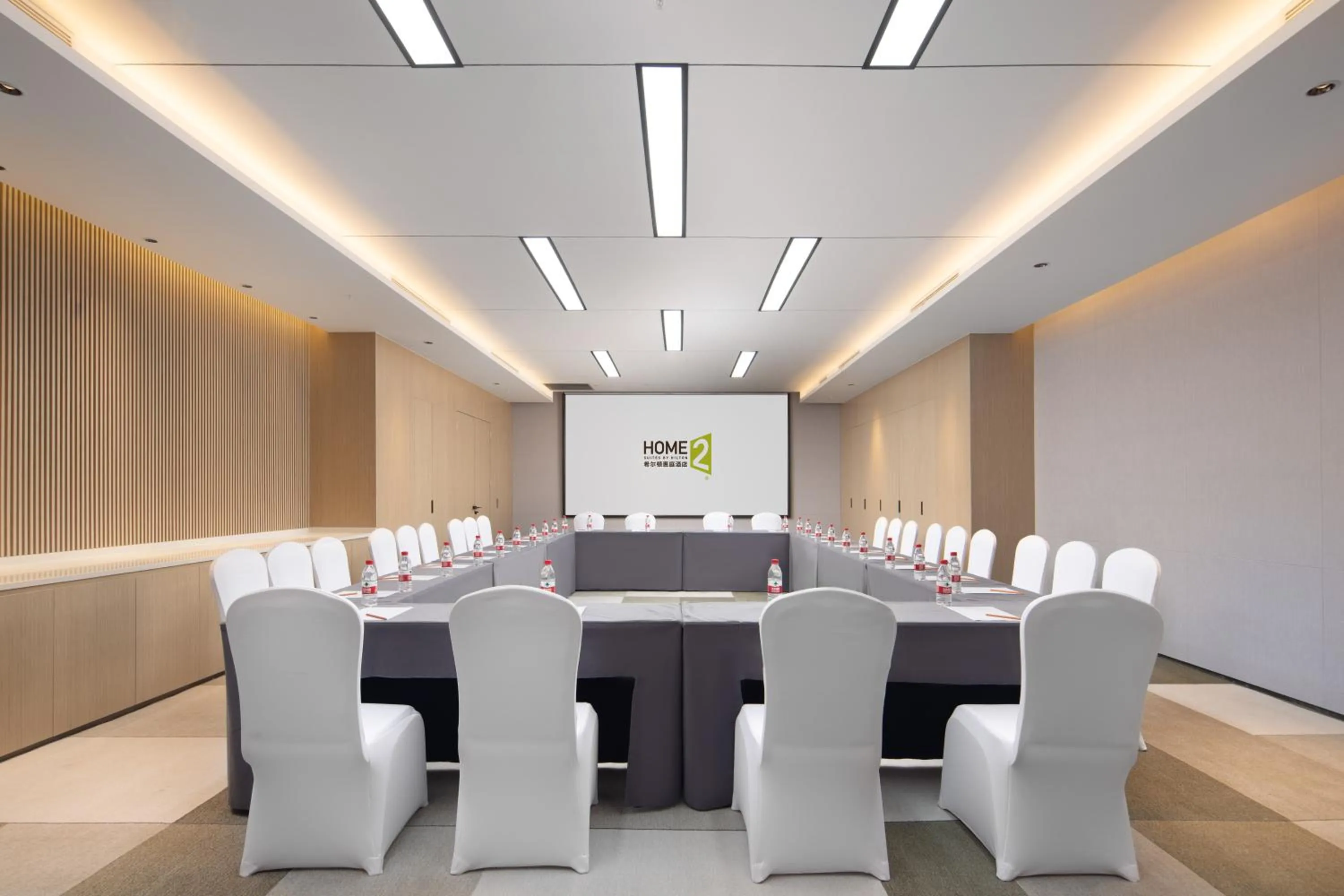 Meeting/conference room in Home2 Suite by Hilton Hangzhou Qianjiang New Town