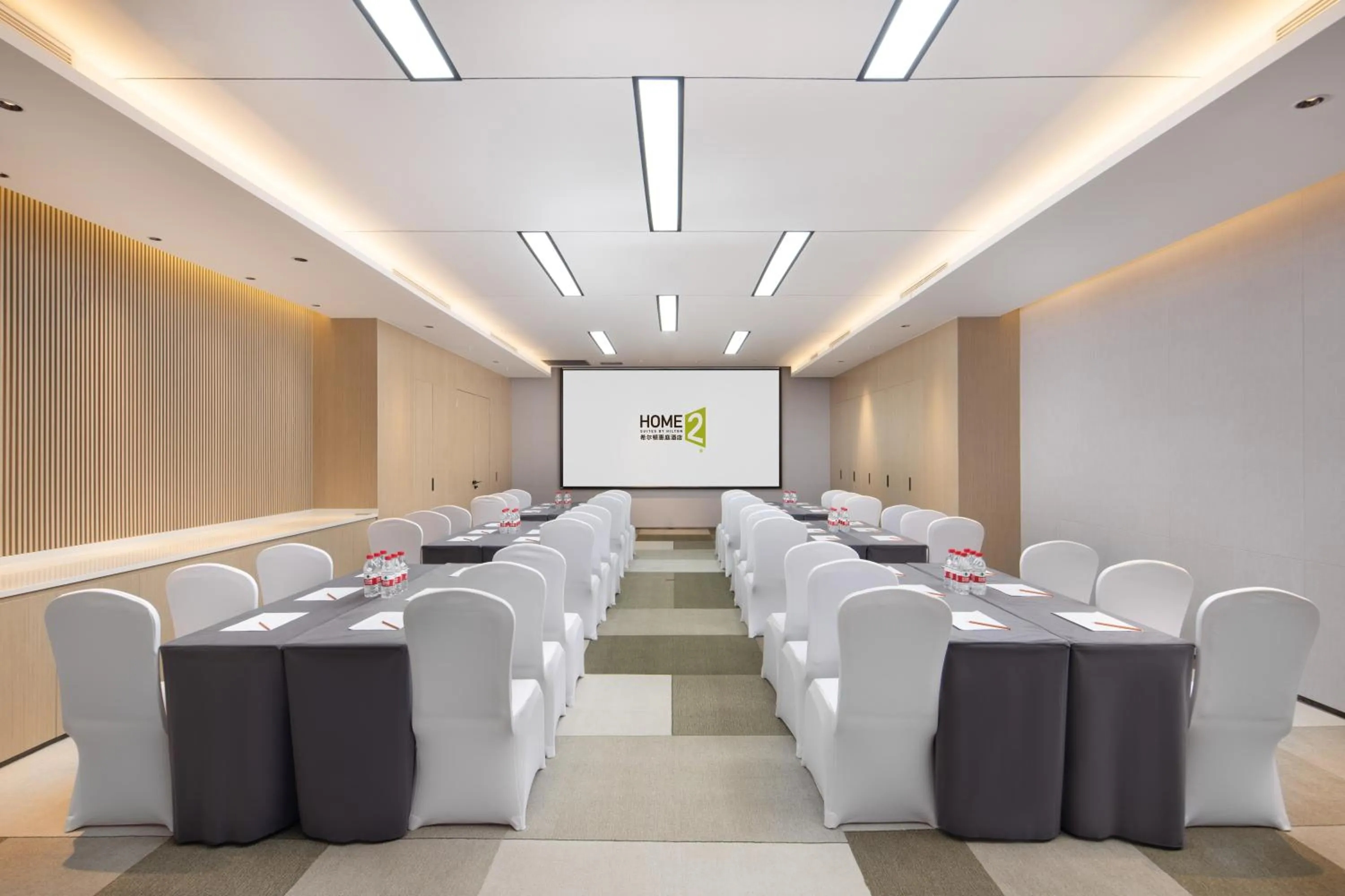 Meeting/conference room in Home2 Suite by Hilton Hangzhou Qianjiang New Town