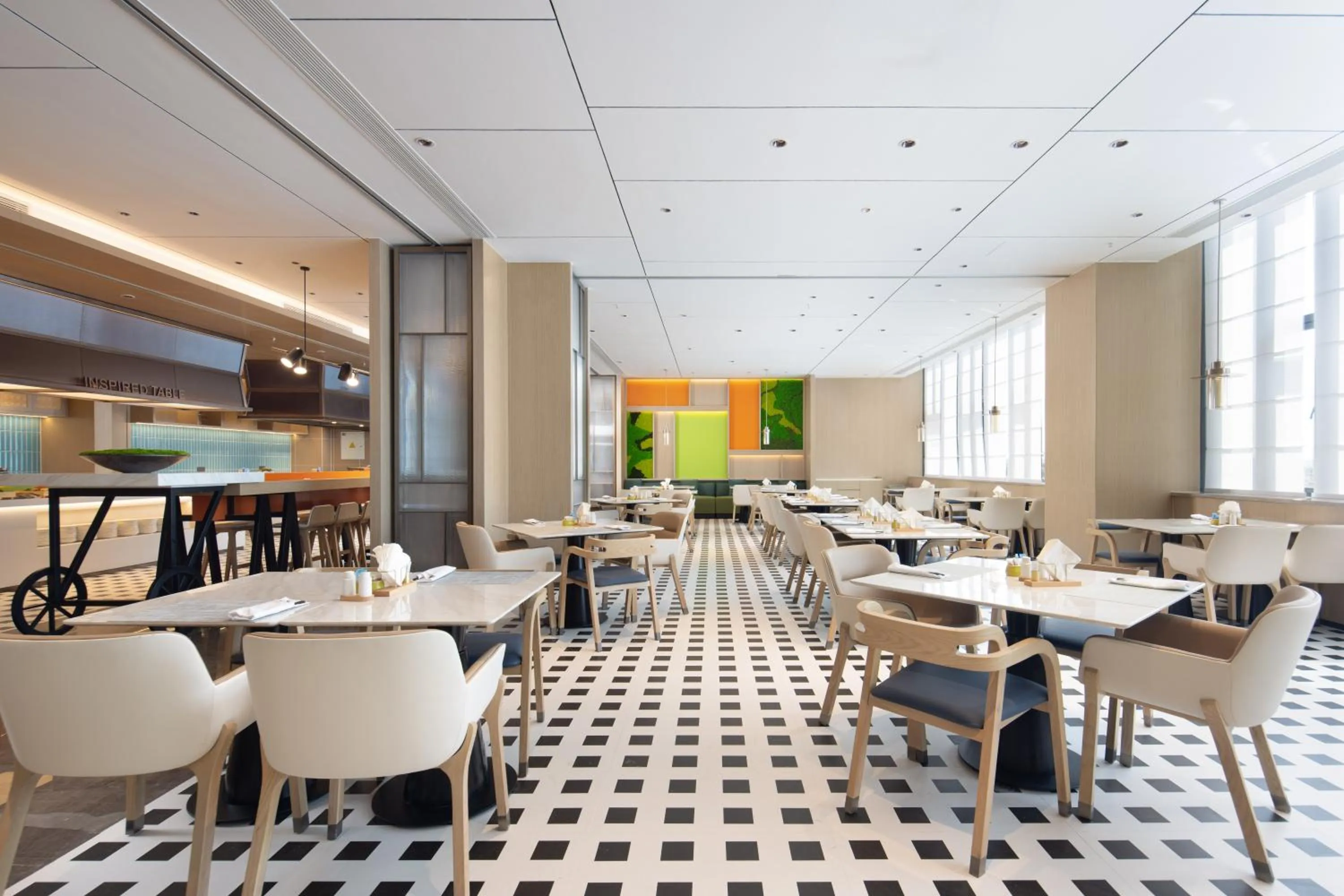 Restaurant/places to eat in Home2 Suite by Hilton Hangzhou Qianjiang New Town