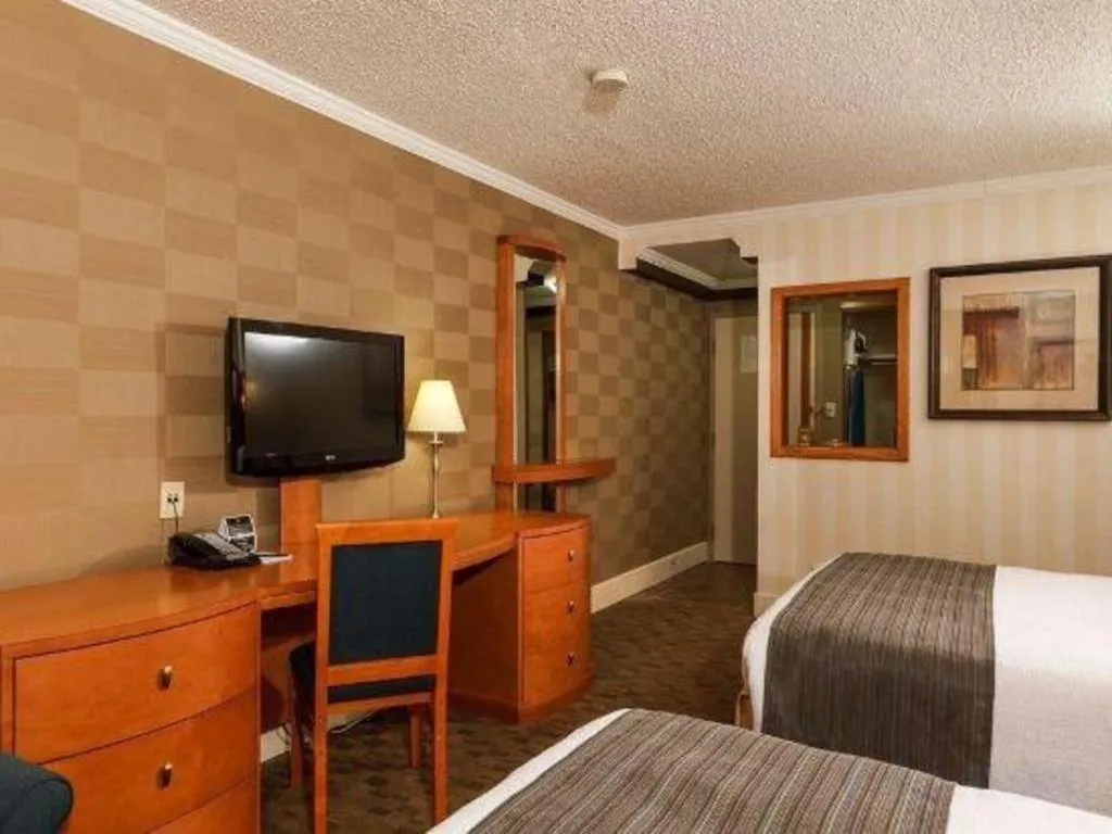 Bed in The Glenmore Inn & Convention Centre