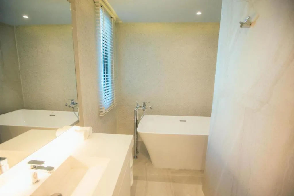 First Pride Hotel Bangkok