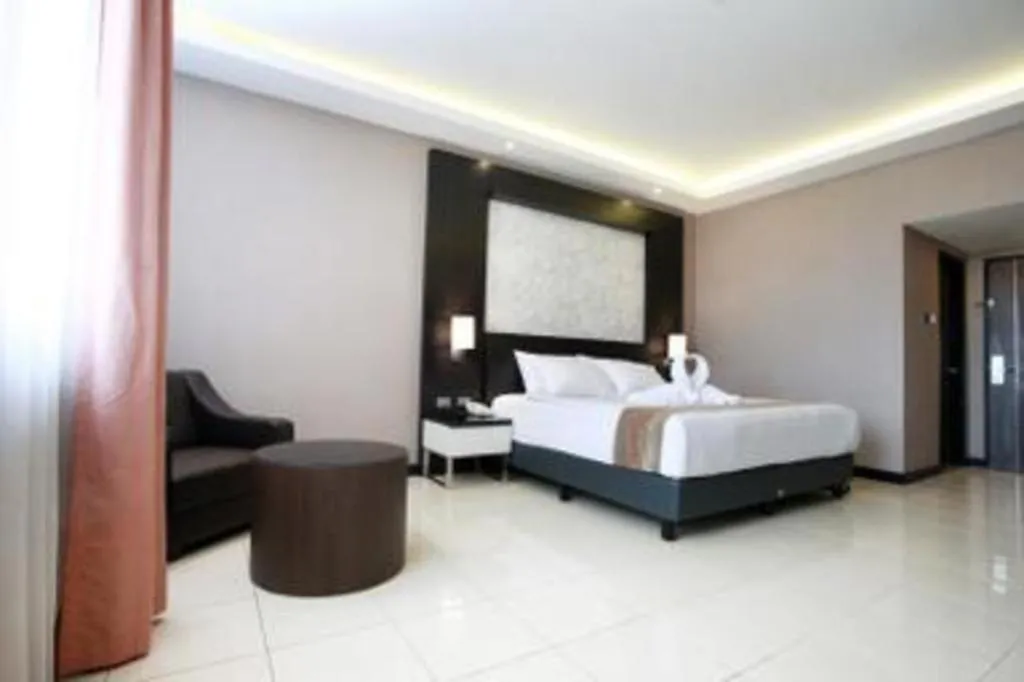 Bed in Karlita Hotel Tegal