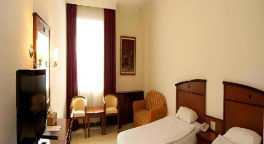 Karlita Hotel Tegal