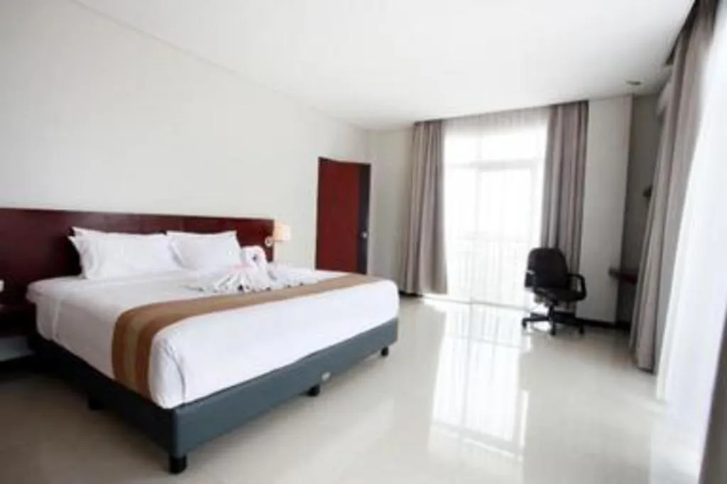 Bed in Karlita Hotel Tegal