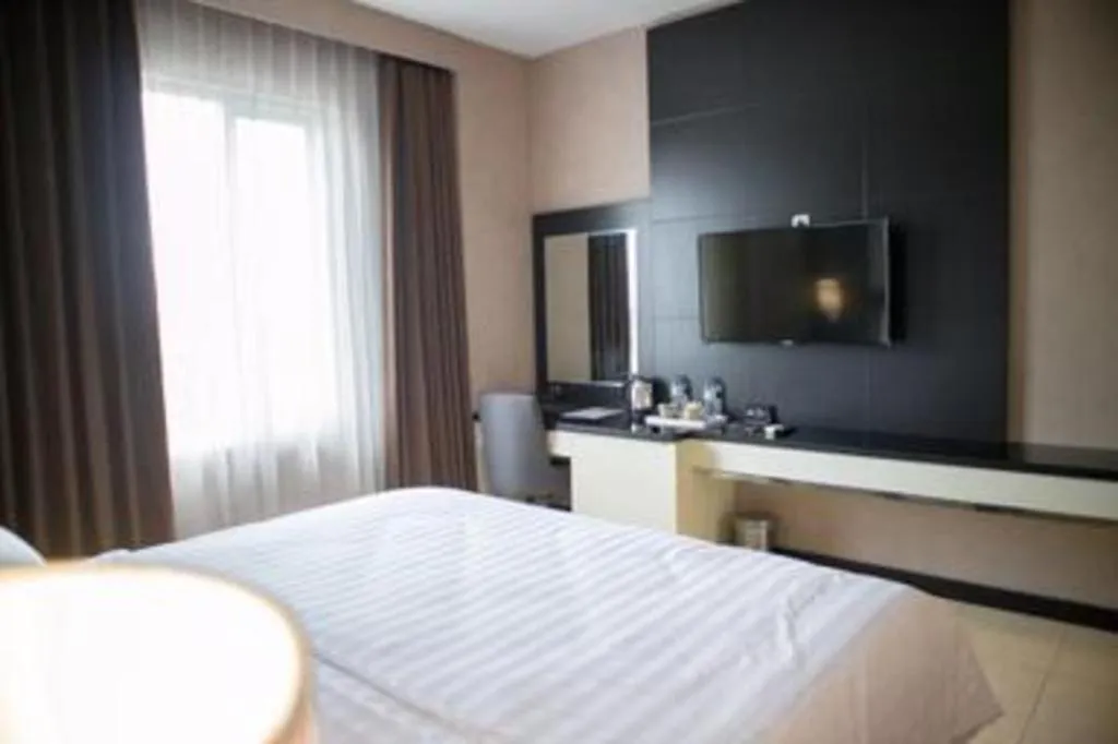 Bed in Karlita Hotel Tegal