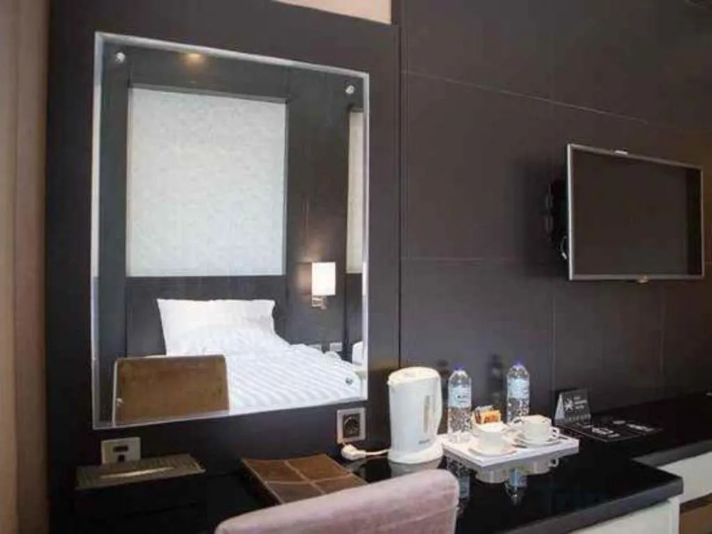 Bed in Karlita Hotel Tegal