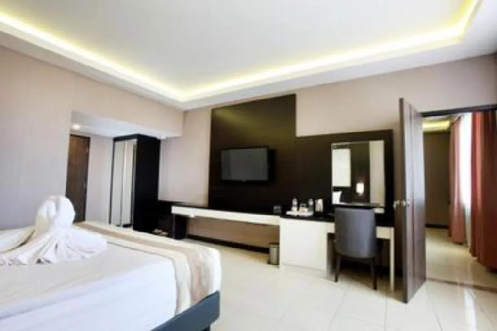 Bed in Karlita Hotel Tegal