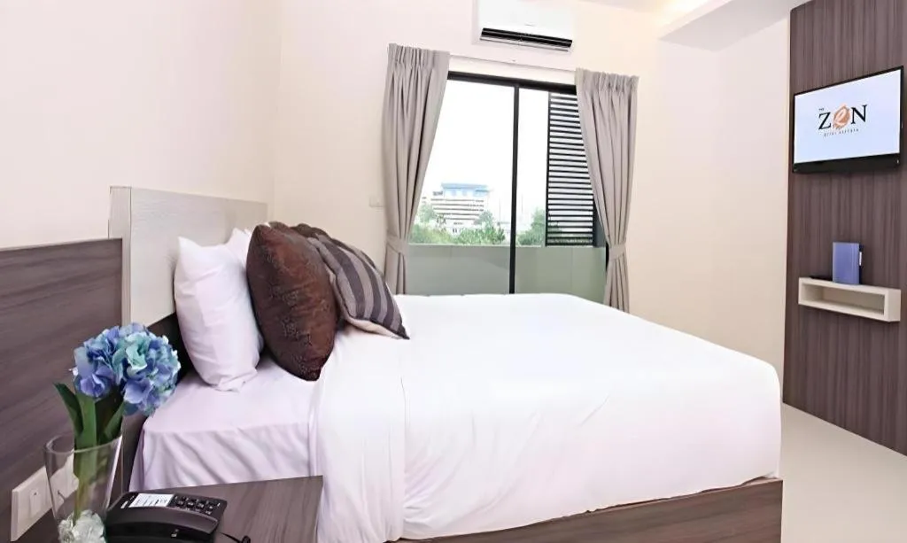 Bed in The Zen Hotel Pattaya