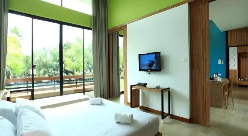 Bed in Lumphawa Amphawa Resort