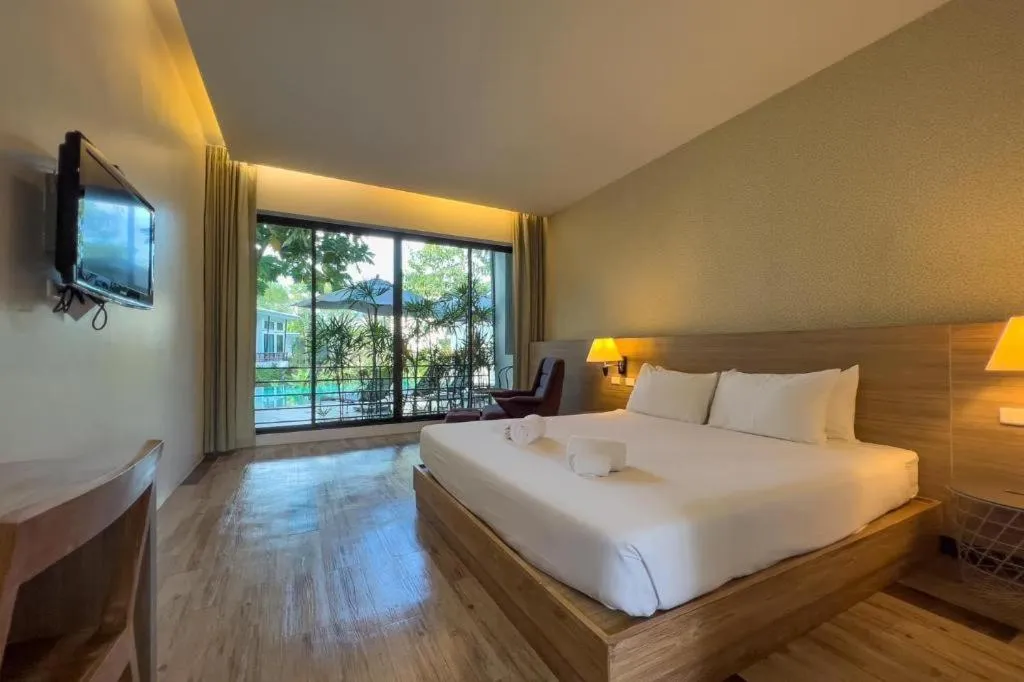 Bed in Lumphawa Amphawa Resort