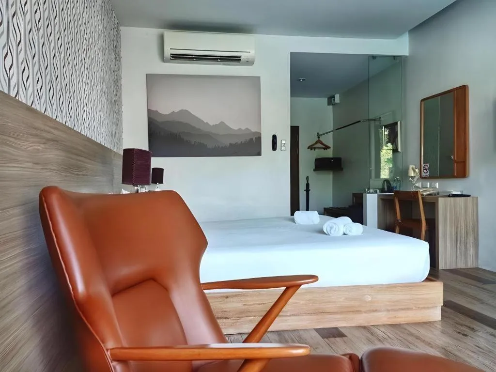 Bed in Lumphawa Amphawa Resort